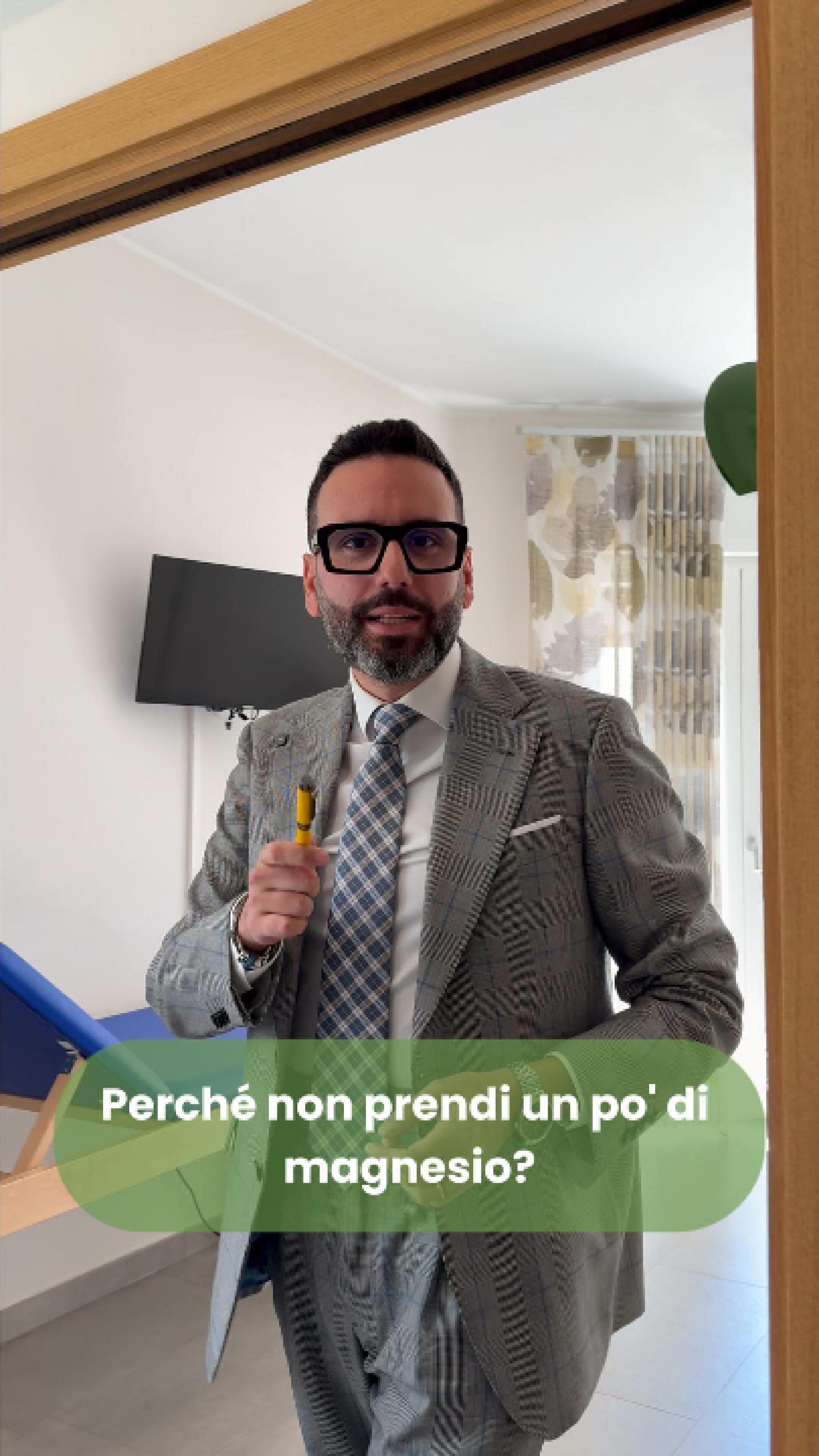 “Dottore maa… Magnesio!” 💊✨
Il magnesio può essere un valido alleato in molte situazioni: aiuta a contrastare affaticamento, stanchezza, crampi muscolari e anche la stitichezza.
Ma attenzione ⚠️
Non tutti i magnesi sono uguali e assumerlo senza una reale necessità (o in quantità eccessive) non è la corretta soluzione.
👉 Prima di pensare agli integratori, presta attenzione alla tua alimentazione.
Ascolta il tuo corpo, non seguire le mode. 💚
Alimentazione | educazione | integrazione
#magnesio #solitonutrizione #centronutrizionalesolito #alimentazione