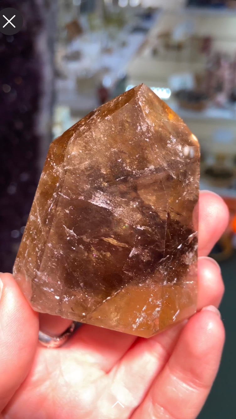 Which crystal point do you prefer? ✨🌙🌟
Smokey Quartz associated with grounding and protection or Natural Brazilian Citrine associated with positivity and prosperity
For more information or to purchase give us a message or comment down below
.
.
.
#crystalshopuk #smokeyquartz #citrine #naturalcitrine #crystalmagic