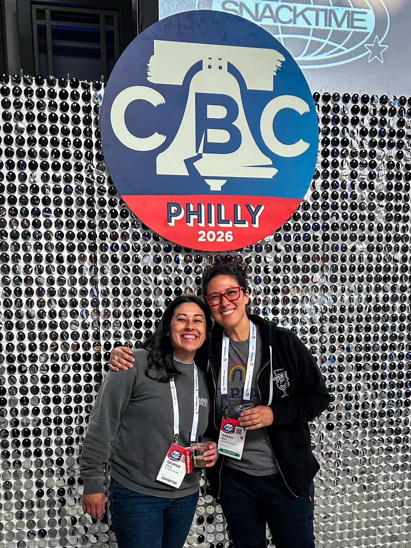 🍻 This week, Sarah was fortunate to head down to the Craft Brewers Conference in Philly, where she worked the Pink Boots booth for a bit and also got to hang with her cohort from the Michael James Jackson Foundation.
Not only was she able to reconnect with some of her favorite folks in the industry, but she got to fangirl out over Garrett Oliver, a beer industry legend in his own right and one of her personal heroes (and her not-awkward-at-all pic with him proves it 🤣).
It was a bit of whirlwind down to Philly and back, but definitely worth it to get re-inspired by the folks in this industry who are working every day to make a difference.