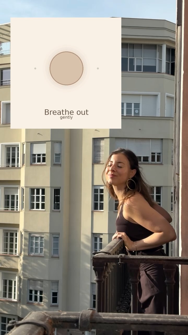 Stop scrolling and breathe with me… 😌
Remember to breathe next time your brain gets loud.
It tells your body: You’re safe.
Send it to a friend who’s been running 100mph and needs a moment of stillness.🌩️☀️
#womenshealth #hormonalhealth #nervoussystemregulation #burnout #energy