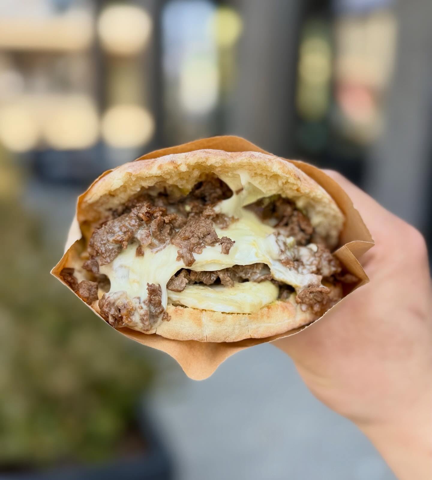 Perfect day for a steak & egg breakfast sandwich 🥩🍳
Two farm-fresh eggs, American cheese, shaved steak, and our house-made poblano crema, all served in a warm, fluffy white pita pocket.