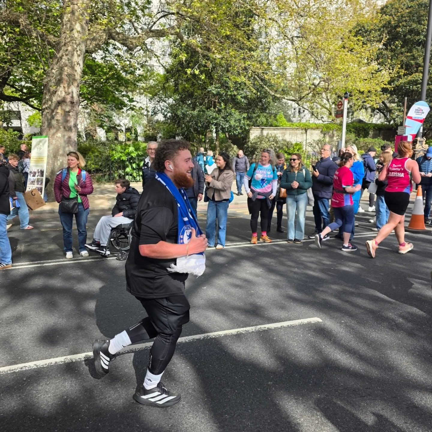 Here in London today for the @londonlandmarkshalf, raising vital awareness and funds for our charity.
We are incredibly grateful for the support shown every step taken helps us continue our work and reach more young people and families.
Today we have Dan, Kieron, Mark, Jack, Rick and James running for us.
A special thank you as well to Mark, who is running the Paris Marathon for us today. Your dedication means so much.
Please remember you can report ALL knife carriers anonymously by contacting @fearlessuk or by calling 0800 555 111
Always loved always missed Cheeks š©µ
#stopknifecrime #education #educational #strongertogether
