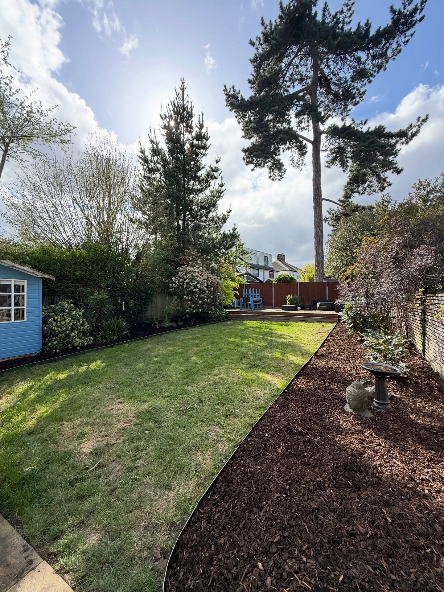 A project just finished, using @everedge_uk roll top, you can now see clear intention and border definition making a huge low impact effort in just a couple of days work! #everedge #gardner #landscaping #gardener