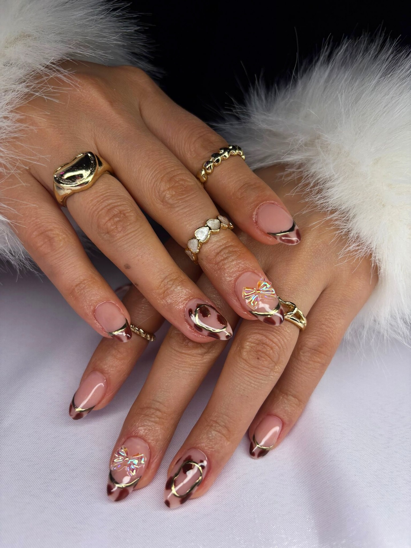 Tasarım Tırnaklar 💅🏻
Tırnak Hizmetleri;
•Protez Tırnak
•Kalıcı Oje
•Jel Güçlendirme
•Nail Art
•3D Tasarım Tırnaklar
•Kapsül Tırnak
•Kuru Manikür
•Kuru ve Islak Karışık Pedikür
•Kişiye Özel Tasarım Tırnaklar
ve daha fazlası Gülümser Koç’ta.
Bilgi ve Randevu için mesaj atabilirsiniz ☺️