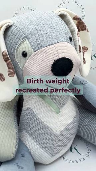 When I was asked to create a birth weighted puppy weighing 8lbs 11oz, it was slightly over what I normally do, but the large puppy size and tummy space made it possible.
Weighted keepsakes recreate that precious feeling of holding your baby for the first time, and that perfect weight you never forget. Made from baby clothes, this puppy captures those fleeting early days when they were tiny and new.
Birth weight perfectly recreated!
#TracysTreasuredKeepsakes #SmallBusinessUK #PersonalisedKeepsakes #HertsCustomKeepsakes #HandmadeGiftsUK