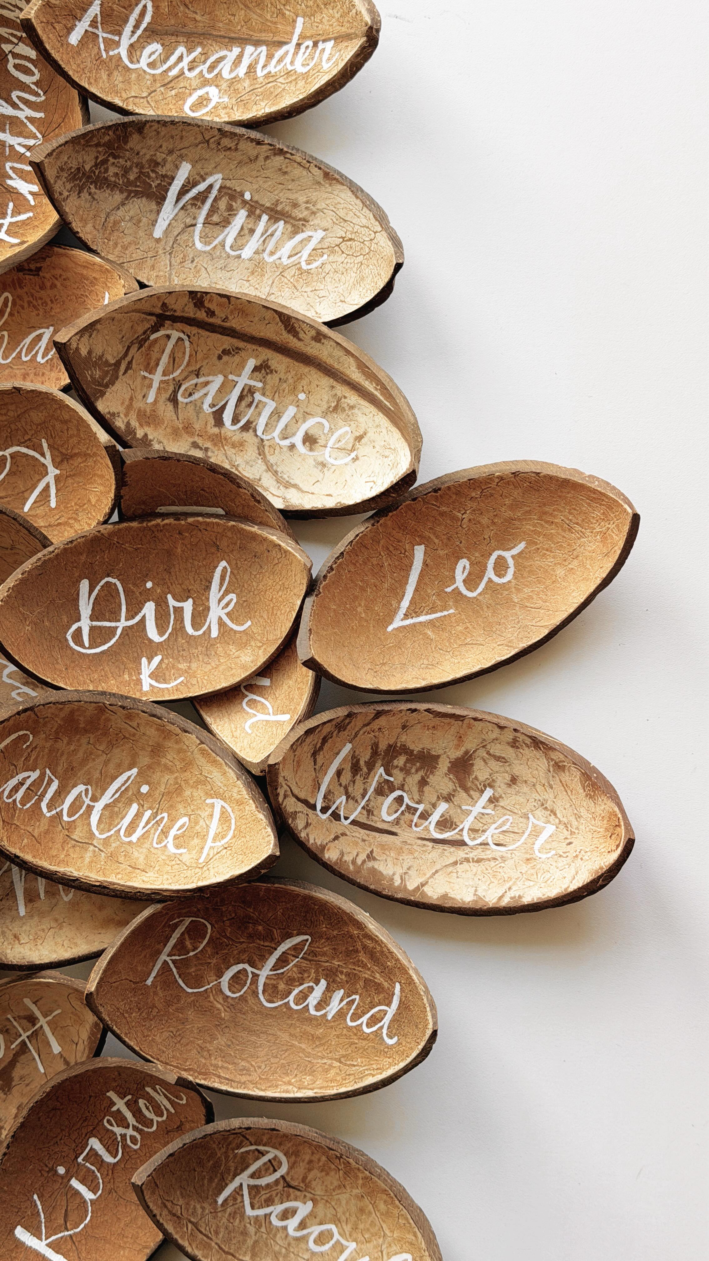 Have you ever tried to add your calligraphy to coconuts?
Coconut calligraphy in a preferred modern script for a themed birthday lunch organised by @pastiche.event at @artis.amsterdam
#eventcalligraphy #eventcalligrapher #modernscript #modernekalligrafie #moderncalligraphy