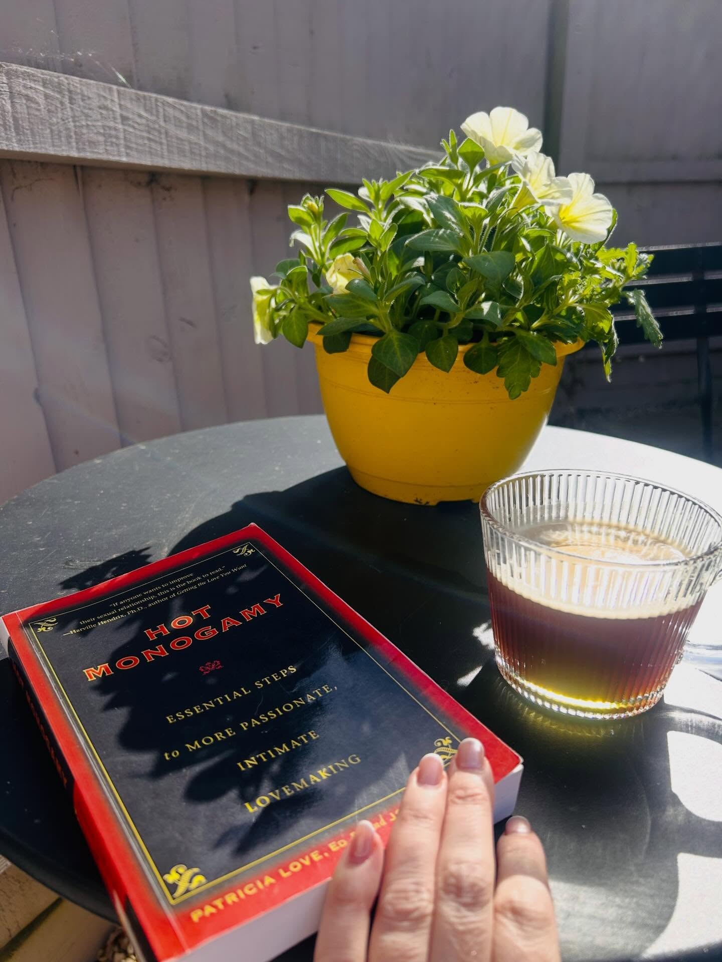 I’m a person that actually doesn’t know how to rest. I’m obsessed with building my love businesses and helping people find or deepen connection ♥️
So a week with a flu has forced rest and LOTs of reading. This is my favourite 📚 so far 🔥 Hot monogamy.
Highly recommended for those looking to assess and reset their seggs life. I will thread some of the beautiful findings into my couples sessions - hold on to your seats clients 😂💋
Much Love,
S xx
#relationshipgoals #lovelife #relationshipcoach #imagotherapist #sextherapy