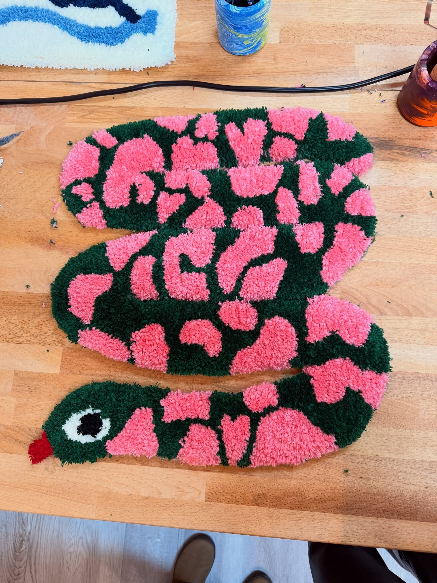 Team-Abend im Middelwerk 🧶 Buche jetzt unter middelwerk.de 🎀
#rugs #tufting #workshop