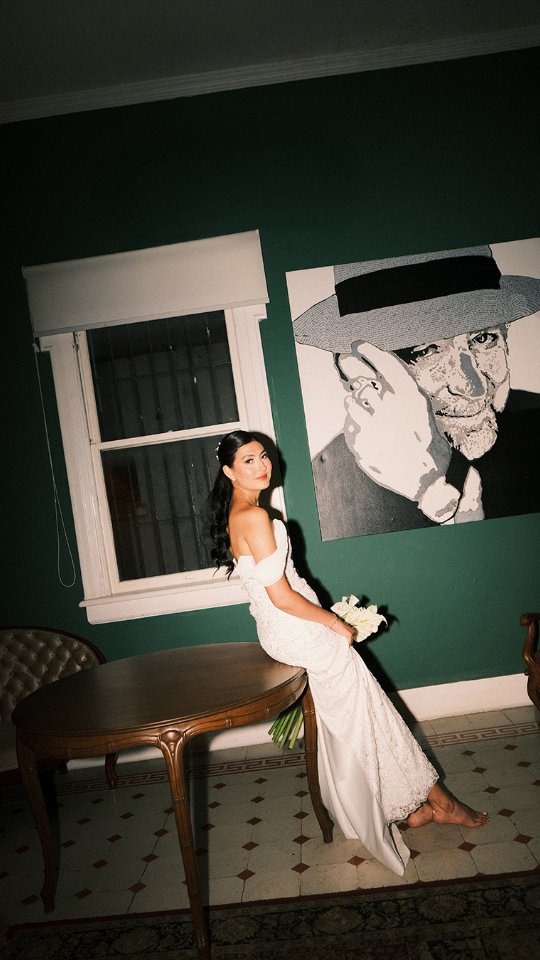 Pov. Contratas al fotógrafo de bodas que no le gusta posar en sus fotos de bodas
.
#weddingday #destinationweddingphotographer #bodas #weddingphotography #betoymarisol