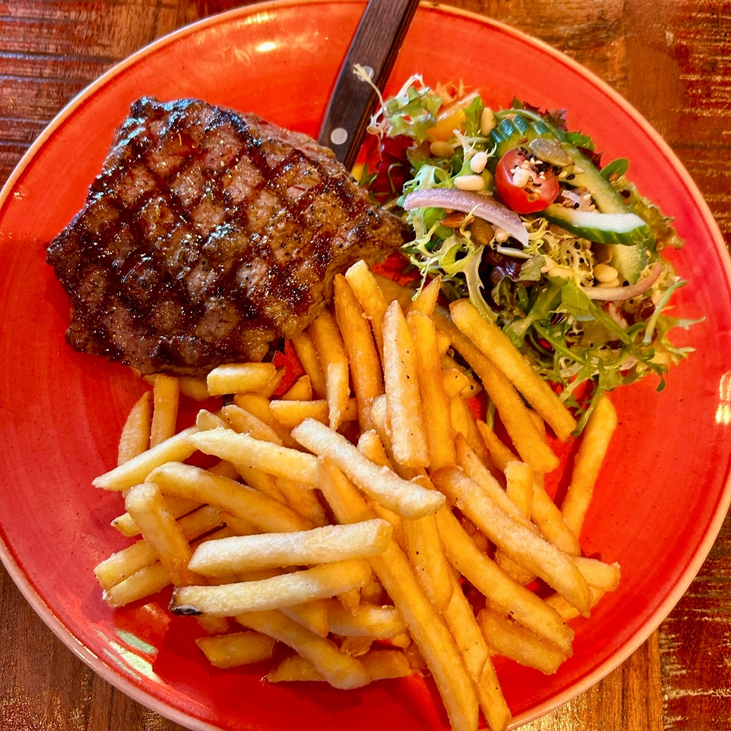 Flat Iron + Frites @the_taphouse 🥩🍟
#cornwall #cornwallfoodie #cornwallfood #taphouse #stagnes