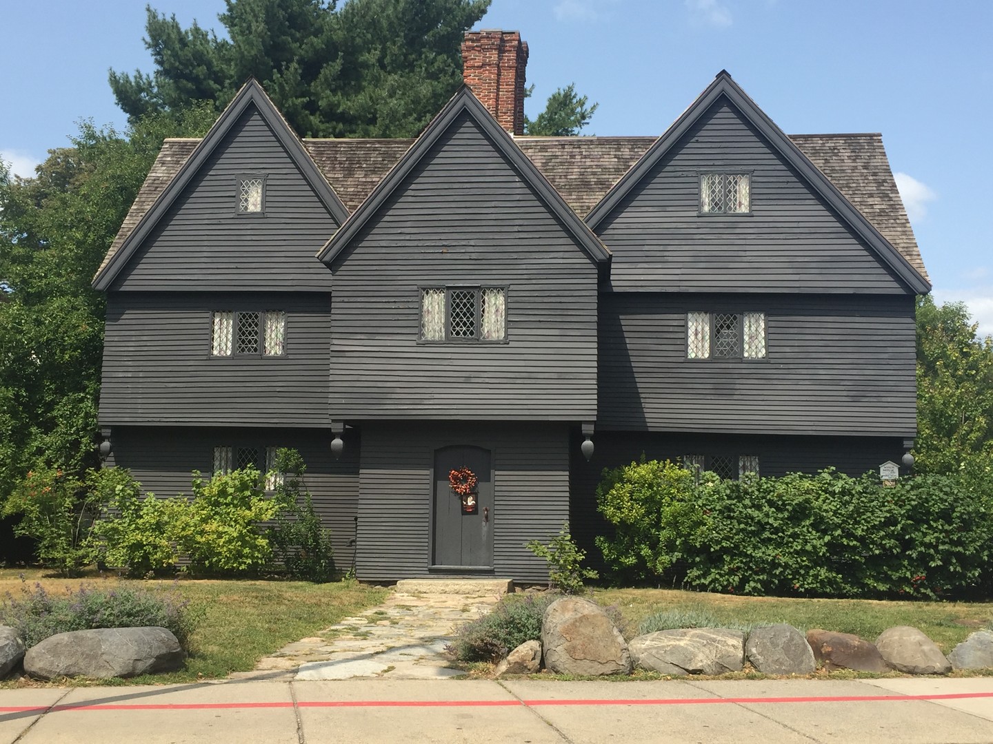 The Witch House, located in Salem, Massachusetts, was the home of Jonathan Corwin, a prominent figure during the Salem witch trials. It is the only structure still standing with direct ties to the trials. #HistoricalGrandTour