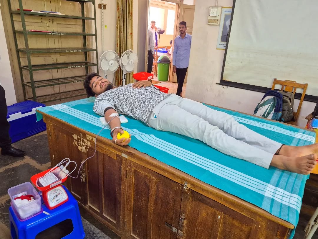 MyBlood Charitable Blood Center in collaboration with Dakshin Maharashtra Shikshan Mandal’s Bhaurao Kakaktkar College, Belagavi organized a successful blood donation camp. The initiative witnessed enthusiastic participation from students and volunteers, who came forward to donate blood and support this life-saving cause.
.
.
.
#maheshfoundation #mybloodcharitable #blooddonationcamp #givebloodsavelives #belagavi