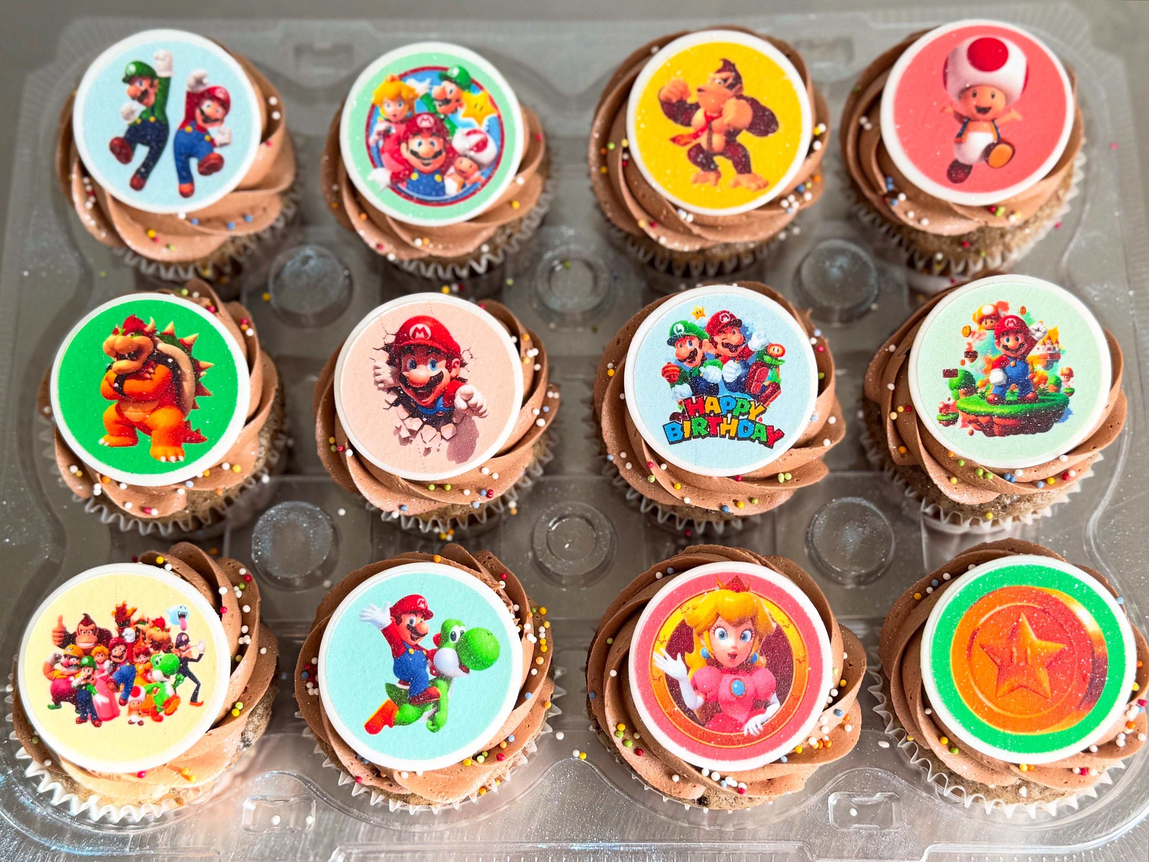 1 Dz cookies n cream cupcakes filled with oreo cream topped with chocolate espresso buttercream π±π #Mario themed
β’
β’
#vegan #bakery #lasvegas #cupcakes