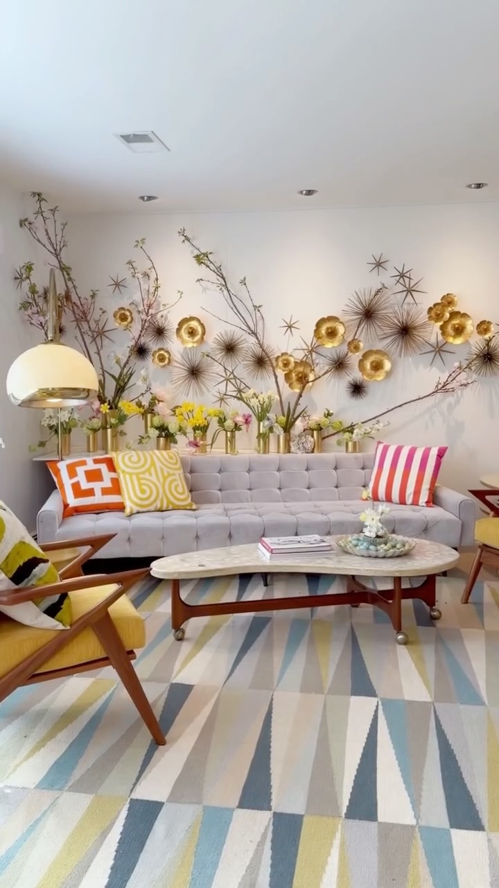 Because there’s nothing better than fresh flowers at home 💐
#homedecor #freshflowers #flowersathome #springdecor #interiordesign