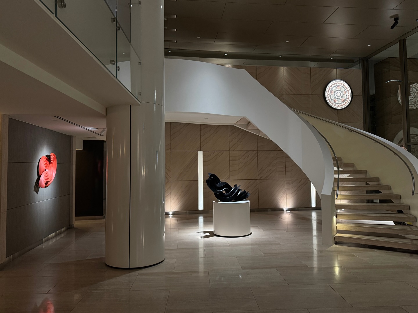 The Domain
A retrofit transforming the foyer through layered, sculptural light.
Products used by @formalighting
• Solo Round-Trim
• Zero Framing Projector
• TicTok 58
• Punto 167
Client: The Domain
Architect: @adebarchitects
Lighting Design: @glowingstructures