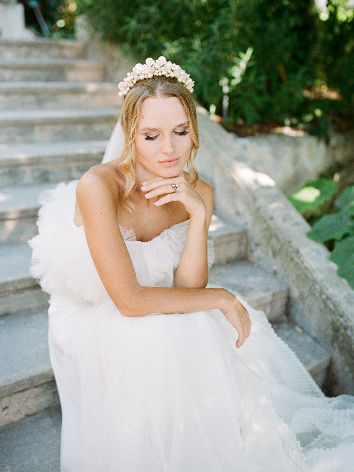 Sun-soaked bridal portraits on film, somewhere in the South of France. Where time slows down and every frame feels like a painting. 🤍
#DestinationWeddingPhotographer #SouthOfFranceWedding #FilmPhotography
.
.
.
Venue: @villaephrussi
Workshop Host: @amv_retreats
Planning, Styling + Design: @amv_weddings
Florist: @missrose_by_perrine
Furniture/Tabletop Rentals: @maison_options
Hair & Makeup: @bymadelineeleanor
Accessories: @megantheresecouture
Cake: @lesdelices2gladys
Stationary: @lauraelizabethpatrick
Groom’s Attire: buccocouture
Linens: @houseofhough
Shoes: @jimmychoo
Rings: @victorbarbonejewelry
Styling Accessories: @thecuratedtrove
Styling Mats: @chasingstone
Dress + Veil: @nestyodina
Bride & Groom: @paris.couple