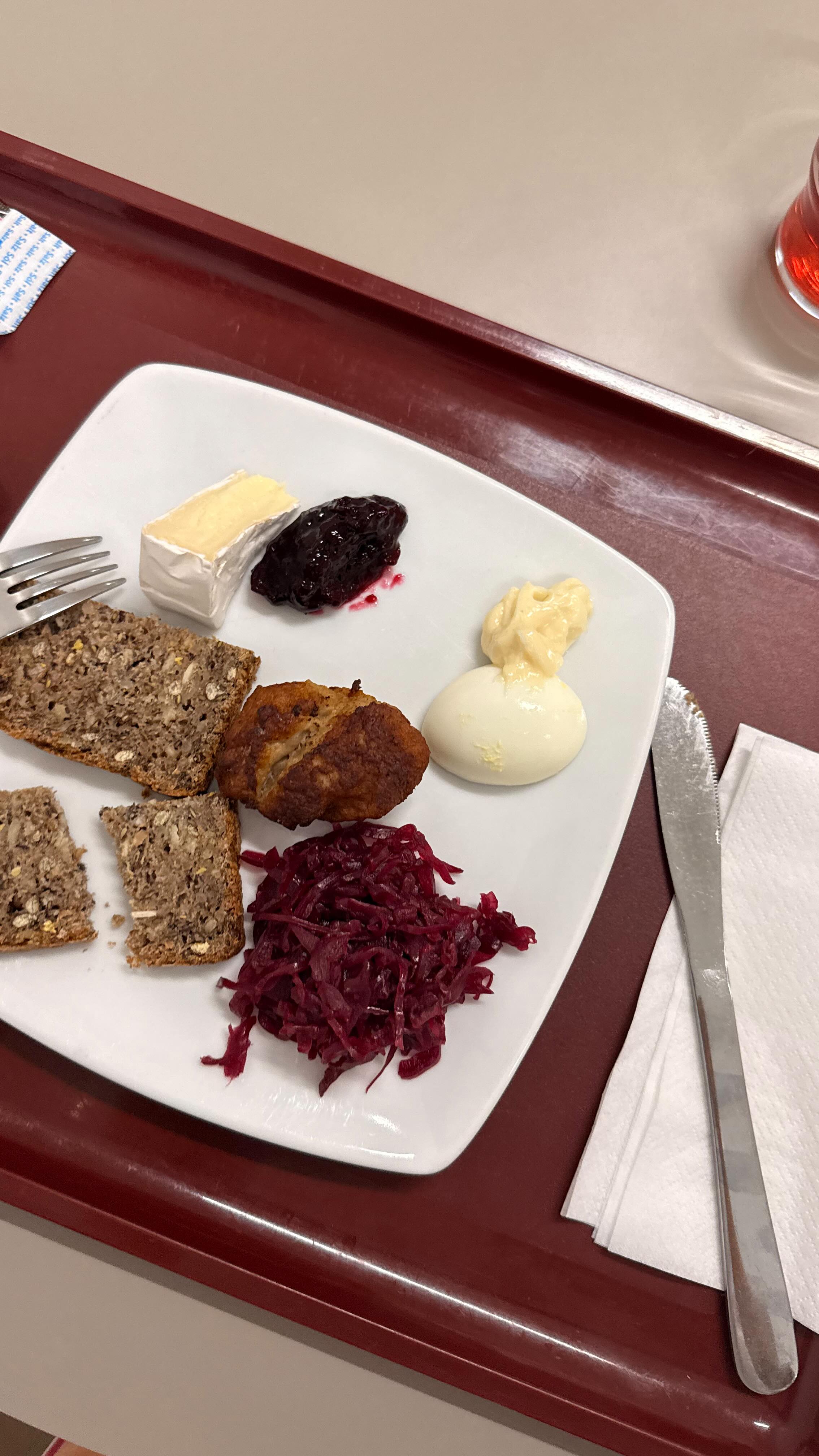 Der er noget der ikke stemmer …
@hartvigengell #sundhed #sygehuskost #stabiltblodsukker #spismeregrønt