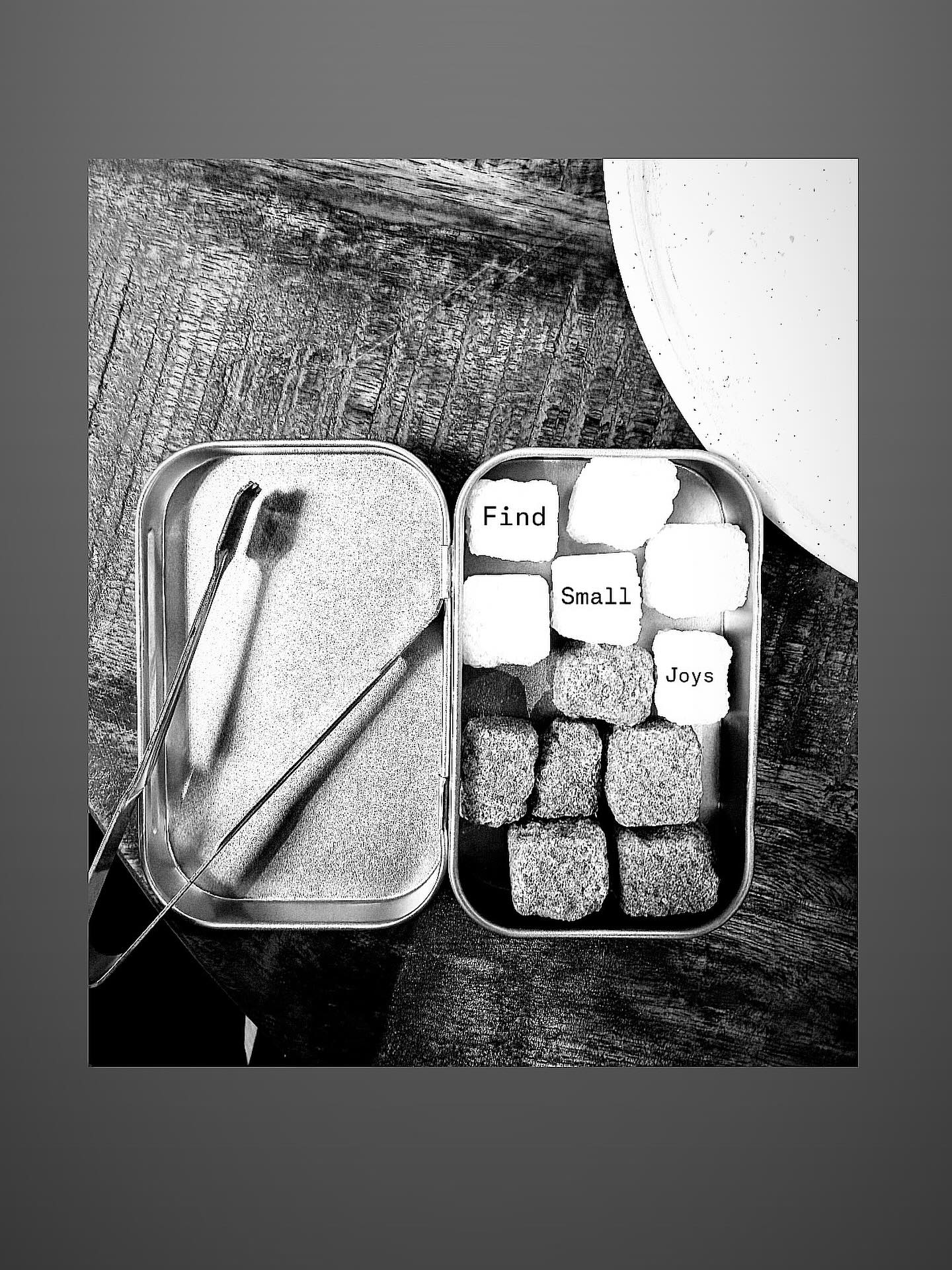 This made me ridiculously happy today 😄
Tiny tray. Sugar cubes. Little pincers. That’s it. No big moment, just a small joy that properly lifted my mood.
Love noticing these bits in the day that you’d usually rush past.
Also a shoutout to @doshermanostapasbar (Dos Hermanos) for this. Such a simple idea and it works. Amazing coffee and madelines too 😋
What’s been your small bit of joy today? Let’s hear it 👇
#smalljoys #littlethings #everydaywins #noticing #joyintheordinary #comfortableconfidence
