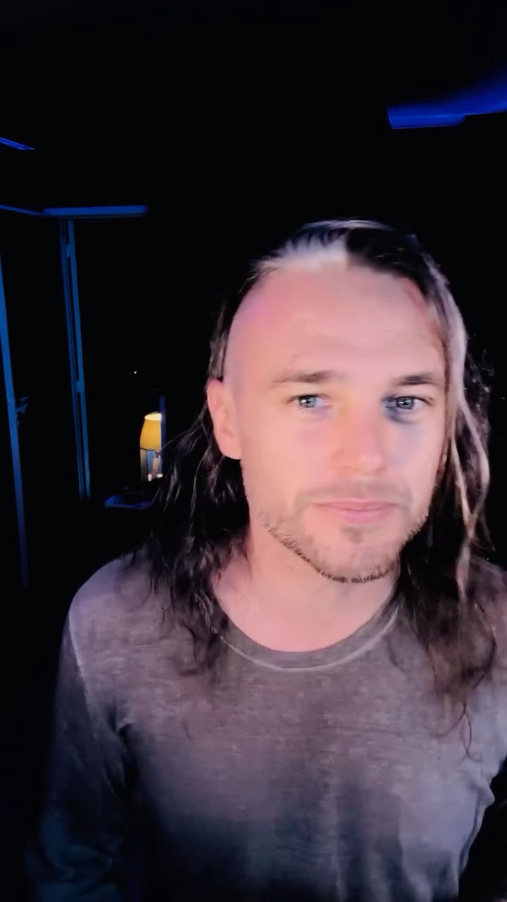 Had a shave, apologies for my earlier appearance… #robbiewilliams #junglebook