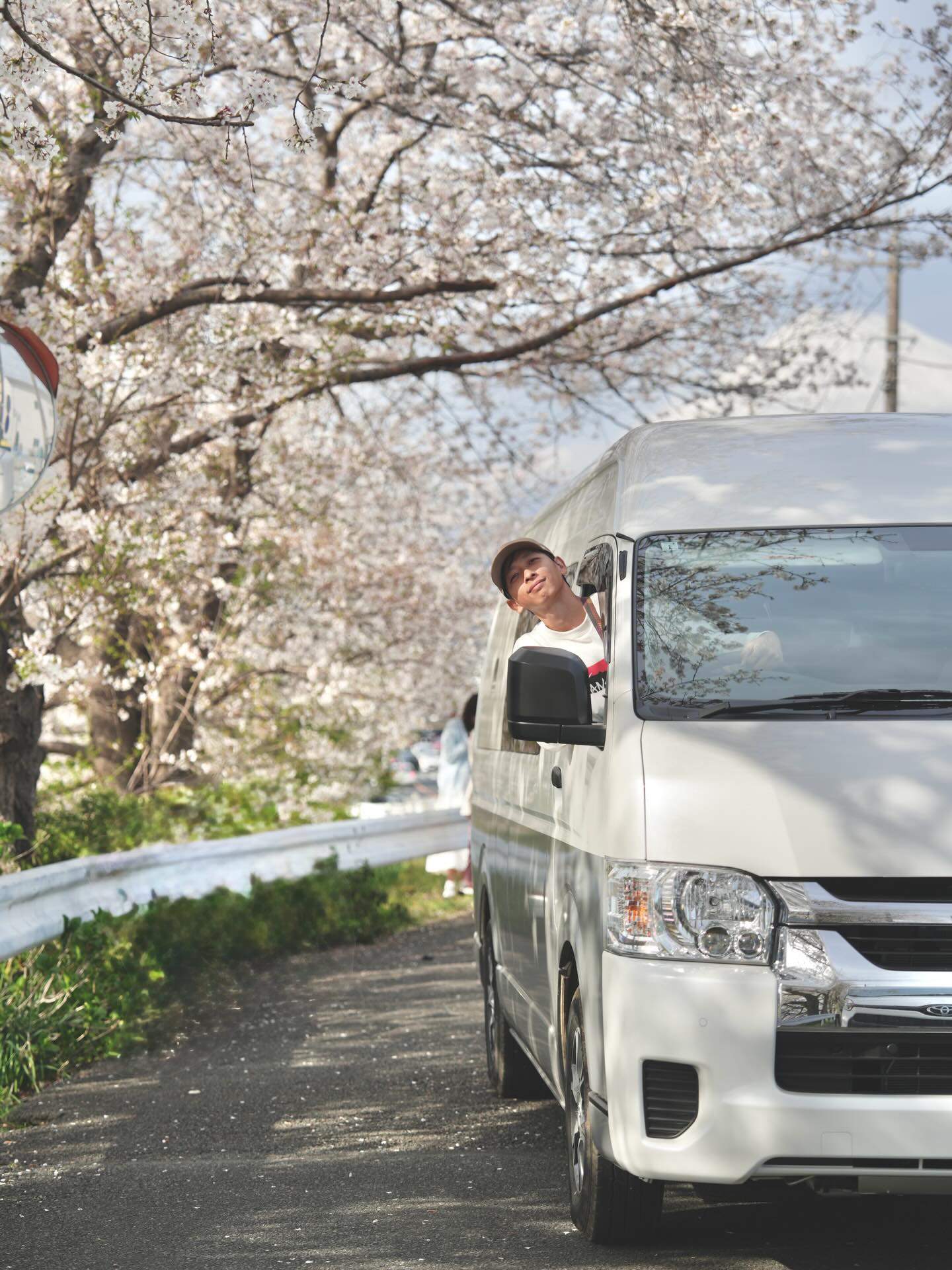🚐 The Mori campervan is thoughtfully designed for comfortable road trips across Japan. Ideal for small families or groups of friends, it offers the freedom to explore nature while having everything you need along the way.
🪑 Seats: 4 people
🛏 Sleeping: Up to 3 adults, or 2 adults + 2 children
Inside, Mori features a warm wood interior and a flexible layout where the seating area easily converts into a comfortable bed perfect for relaxing after a day of driving and exploring.
🍳 Included camping equipment
• Gas stove for cooking
• Compact fridge
• Cooking utensils and kitchenware
• Plates, forks, spoons, kettle
• Camping table and chairs
• Roof awning for shade and rain protection
Mori is a great choice if you want to explore places like Mt. Fuji, lakeside campsites, coastal roads, or the Japan Alps, while enjoying the comfort of your own campervan.
💰 Starting from 24,900 JPY / day
✨ Long-stay discounts available for extended rentals
📷 See more photos and details
www.roamandrollcampervan.com
📩 Book your campervan / Contact us
👉🏻 IG: @roamandrolljapan
👉🏻 email: support@roamandrollcampervan.com
#roamandrollcampervans
#roamandrollcampervanjapan
#campervanjapan