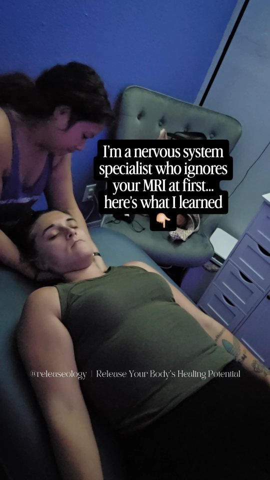 Where you feel pain isnāt always where the problem is.
Your brain creates pain based on patterns, protection, and past experiences.
So if we only chase the painā¦
we miss whatās actually driving it.
Thatās why it keeps coming back.
Save this and comment BOOK NOW if youāre ready to address the root (both in person in Tempe, AZ or virtual options)