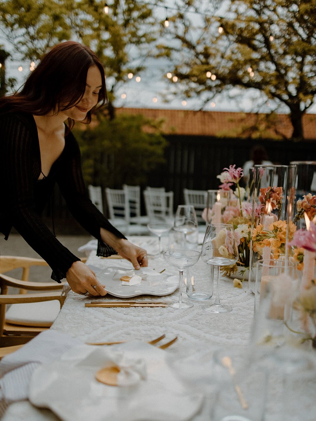 I had so much fun planning this one 🧡💖💛 a biiiiig thank you to all of the vendors below for contributing and to @flowsboutiquevenue for hosting! ✨ my fav thing about the Reno / Tahoe wedding industry is the people 🥂 all photos by @alleyroseco
@eventplanningbyannie
@sweetstemsandco_
@theaimcollection
@flowsboutiquevenue
@creativecoverings
@alleyroseco
@tahoephotobus
@775bartending
@urbanrootsnv