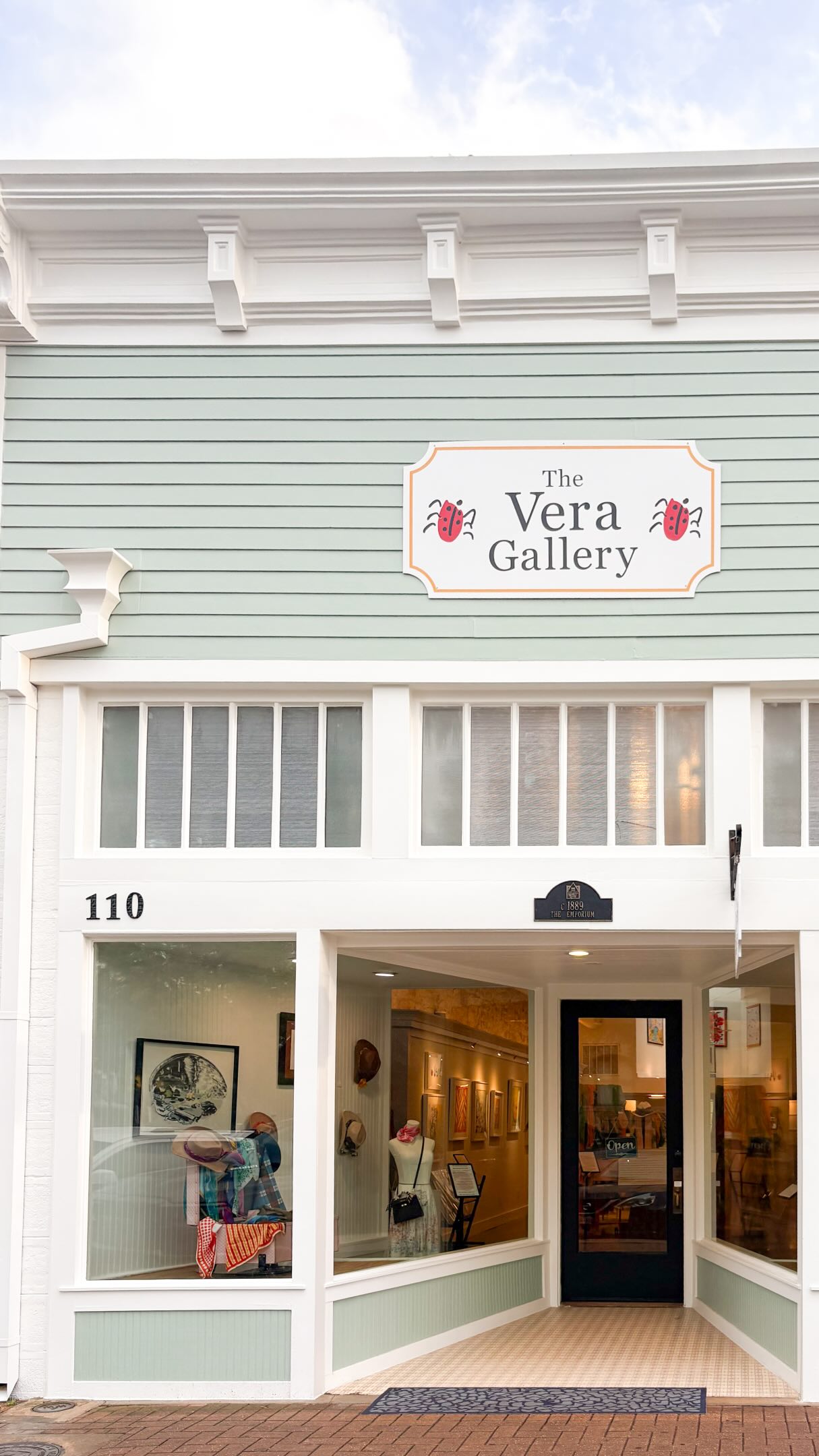 Reserve The Vera Art Gallery for your next event
Host your next event here at The Vera Gallery.
Enjoy a warm atmosphere with fine art and music to enjoy. Live artists, food and drinks are all welcome to make your experience unforgettable. The charm of the historic building will create a beautiful backdrop for photos. Make our destination your new tradition. Booking details are listed on our website. Prices starting at $400 for 2 hours. Give us a call with any questions.
Happy Holidays!!🎄
#veraneumann #holidayseason #scarves #design #textiles #icon #georgetownsquaretx #artist #vintage #Texas