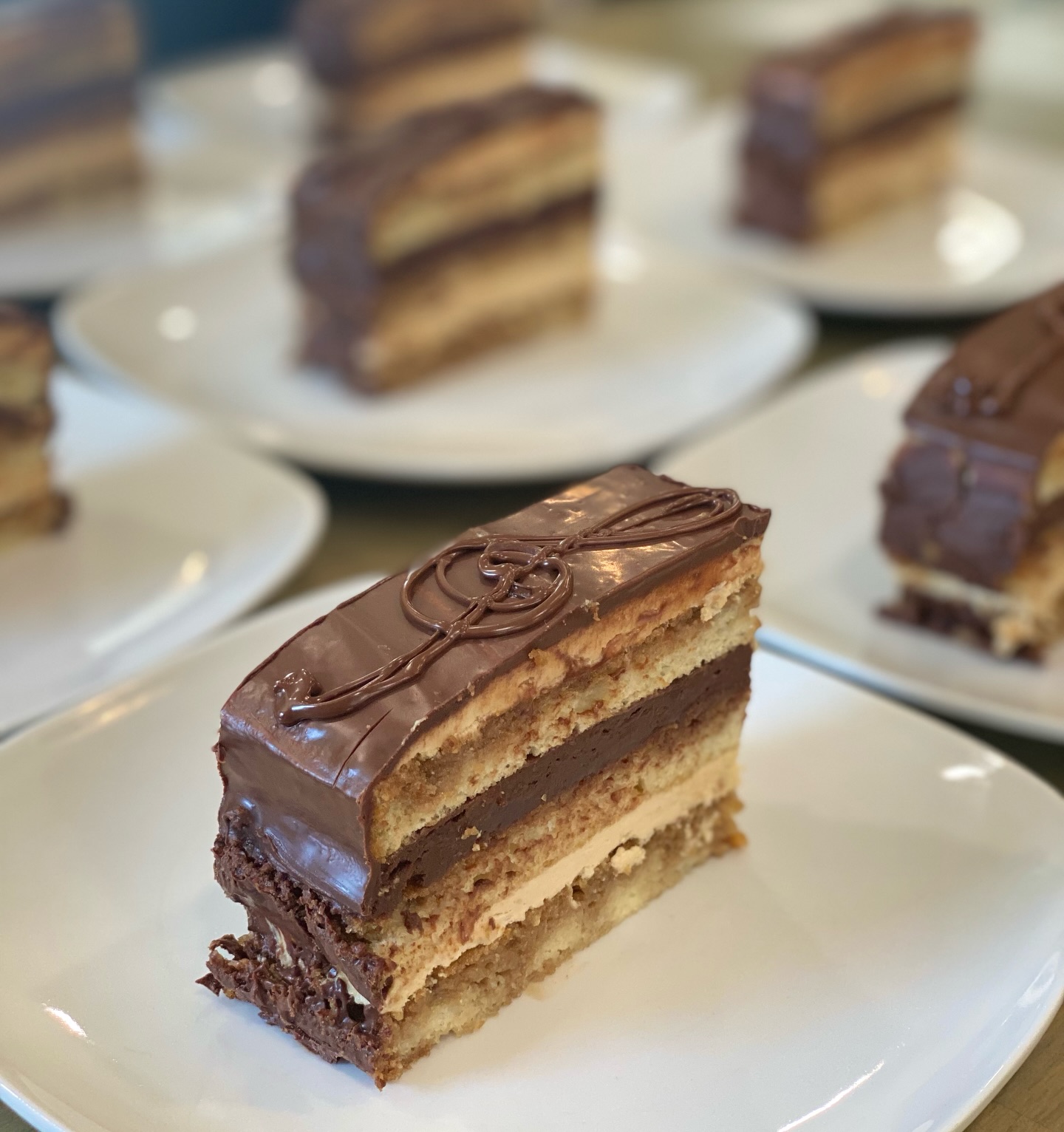 ✨ GLUTEN-FREE THURSDAY AT KRAVE!
💚 We’re here today with truly special fresh bakes!
🍯 For our gluten-friendly friends, we’ve got a beautiful lineup waiting for you:
🤍 Gluten-Free Honey Cake served with fresh strawberries
🤍 Rich, fudgy Gluten-Free Brownies
🤍 Elegant Gluten-Free Opera Cake
…and more!
💚 And for everyone else (yes, we see you 😉), we have plenty of KRAVE favorites ready to enjoy:
✨ The most delicious, flaky Baklava you’ve ever had
✨ Gorgeous buttery Danishes
✨ Almond Logs
✨ Classic cupcakes
✨ And more delicious surprises
✨ And of course… our signature crêpes made fresh to order
💚 Whether you’re gluten-free or just here for something sweet or savory, there’s something waiting just for you today at KRAVE.
💚 Come on over to the south side and Experience the KRAVE buzz. Your tastebuds will thank you! 😊
#weloveKrave #GlutenFreeThursday #BaklavaLove #FreshBakesDaily #nextlevel