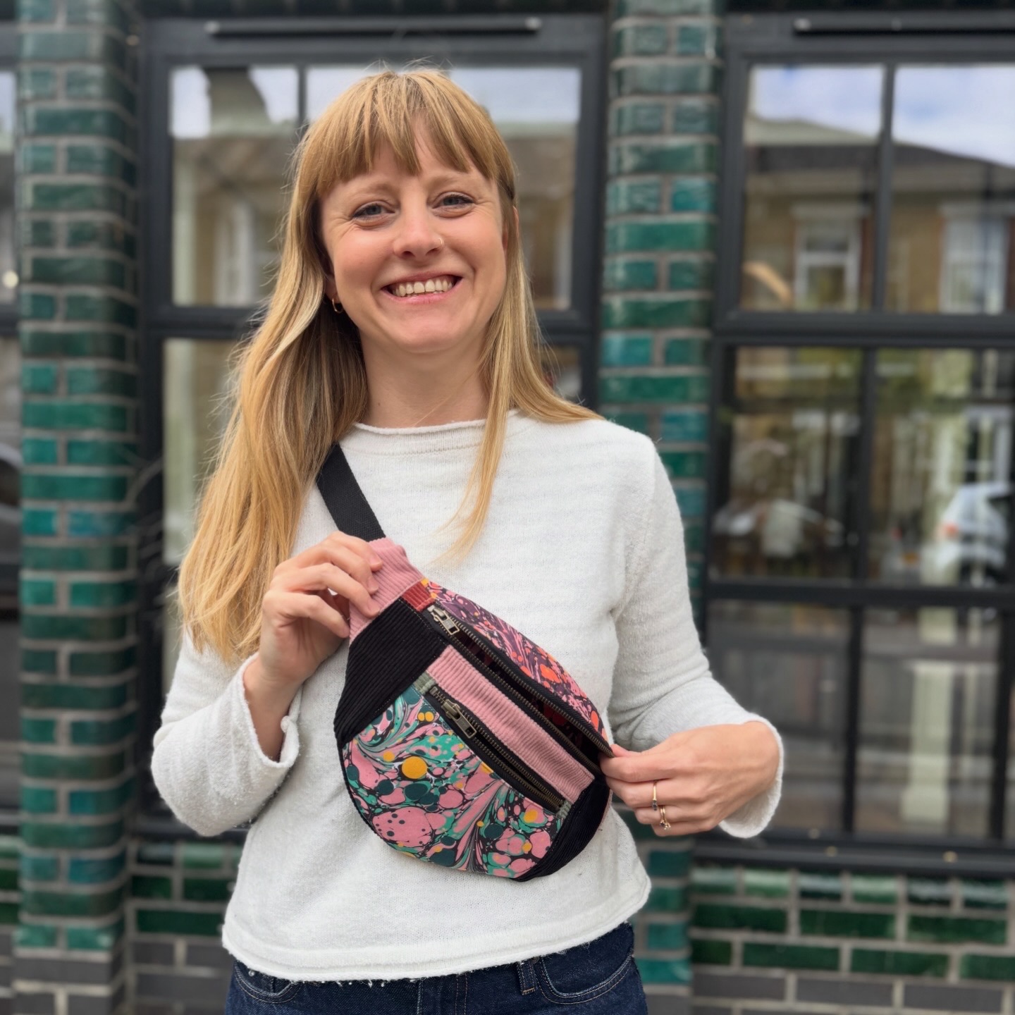 OMG, STOP! How happy am I posing with my new bumbag? 🥲 I commissioned this beauty from @mikabonbonlondon made with my @wainwrightbookbinding marbled fabrics and corduroy offcuts from @ombaby_ ! How beautiful is this!? Mika’s thinking to open orders to make a very limited edition of these collaborative beauties, if you’re interested drop a comment below and we’ll add you to a list to let you know when orders might open if enough interest! - This would be a v special limited edition, planned for near future. Handmade by the incredible @mikabonbonlondon with marbled fabric by @wainwrightbookding and corduroy from @ombaby_ 💞💞💞