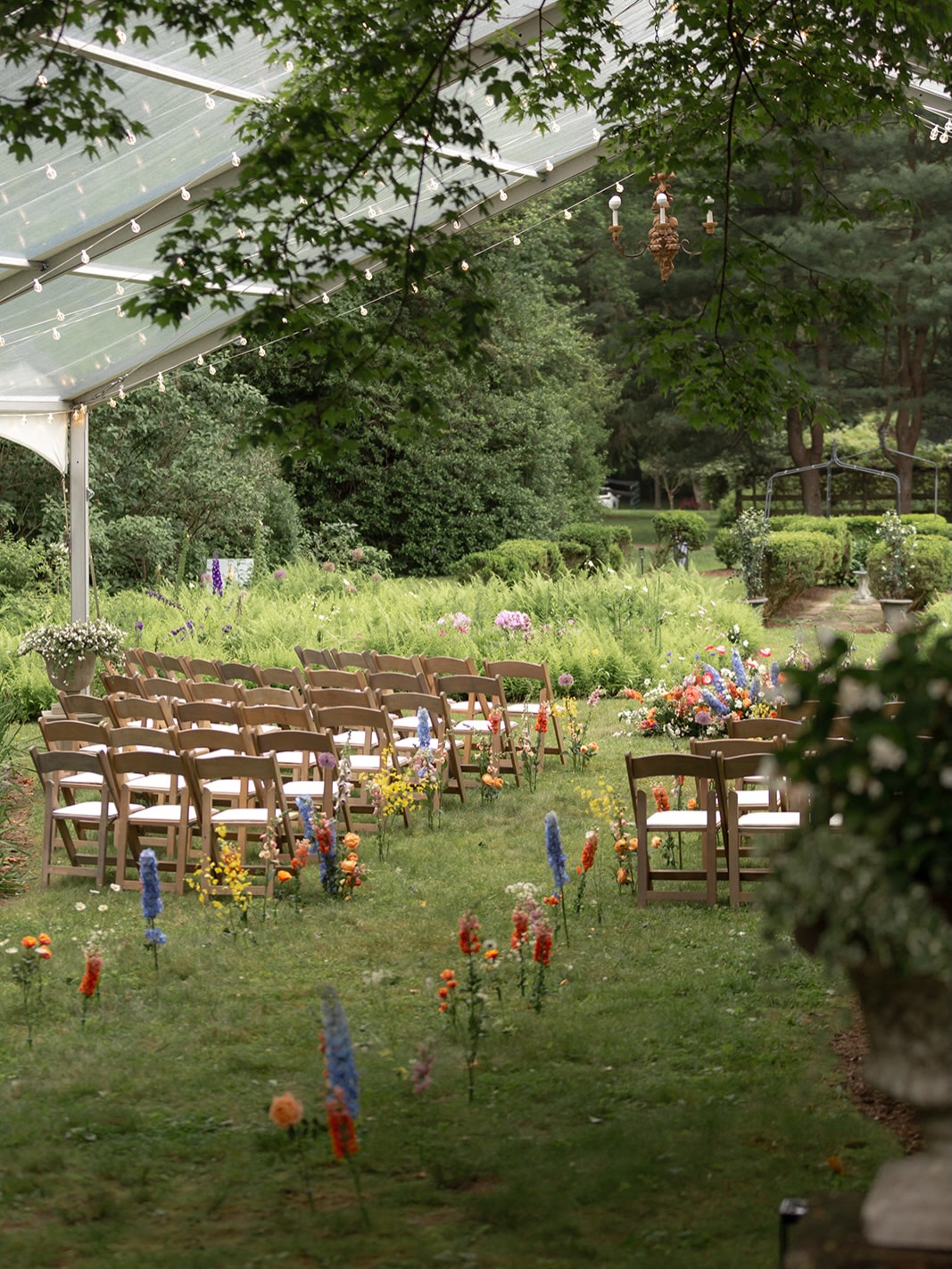 An aisle lined with blooms, vows in the garden, and a celebration that felt effortlessly personal 🌿
Home weddings just hit different.
Planning & Design: @allsettup
Florals: @__shadestudio
Photo: @franziannika.photography
Tent & Rentals: @elitepbstentsevents
Music: @divinaartisti
Catering: @groundup_foodtruck
Bar: @thevintagehorse
HMUA: @jkinfordbeauty @mcshairstyles
Wedding Planner Team || Luxury Wedding Planner || Westchester Wedding Planner || Destination Wedding Planner || Creative Wedding Design || Wedding Reception Inspiration || Wedding Event Production || High End Wedding Planner || Wedding Planning Team