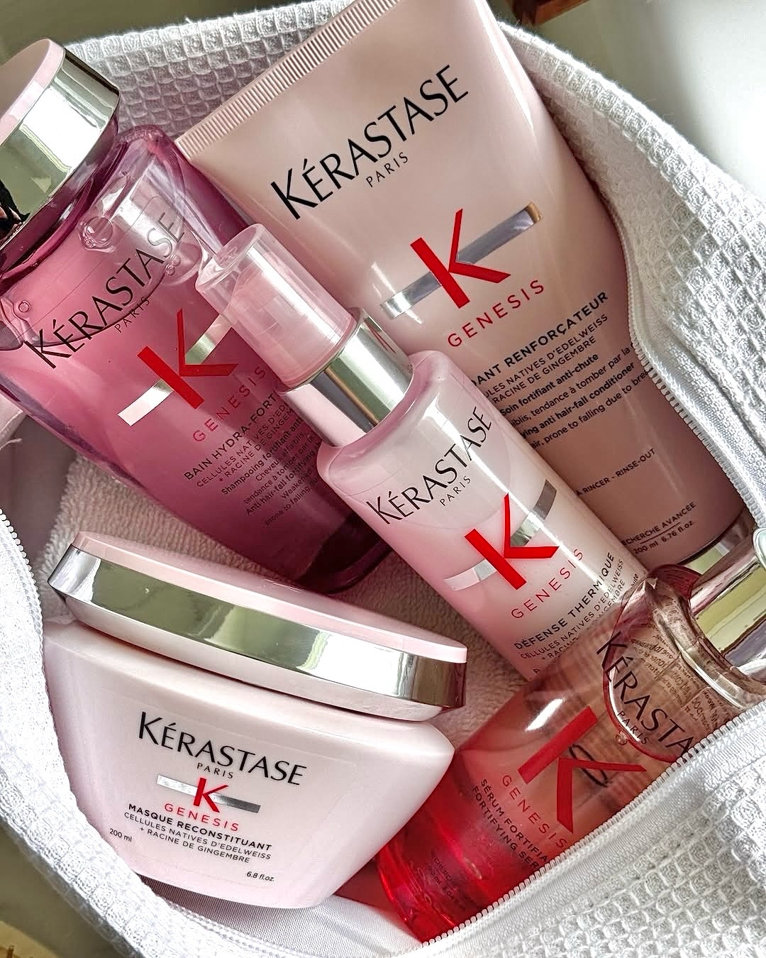 Weekend reset starts with Kerastase Genesis 💆♀️✨ Strengthen, protect, and reduce hair fall. Available at all our branches!
#KerastaseGenesis #HairFallSolution #BeautyBoxQatar #HairCareQatar #DohaSalon