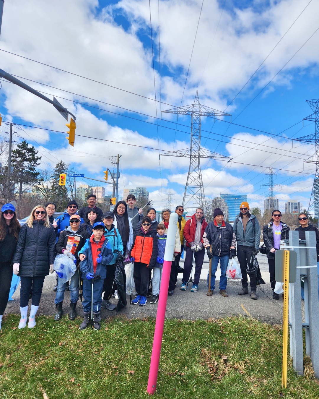 Our ED Maria, Volunteer Coordinator Lily and a team of NeighbourLink volunteers joined North York Cycles for a Community Clean Up Event. They got to know one another as they tidied up the area of Bishop Ave & Willowdale Ave.
Our Youth Mobilization team organizes park clean-ups throughout the year and it is really exciting to see a local cycling group giving back and hosting some as well!
They’ve got two more this month:
Sunday, April 19 (11 am - 12 pm) at Bayview Arena
Sunday, April 26 (11 am - 12pm) at Old Cummer Historical Bridge
We hope you’ll join them!
#WeLoveWillowdale #NeighboursHelpingNeighbours #Community #NorthYork #CommunityCleanUp #Kindness #Neighbours #Willowdale