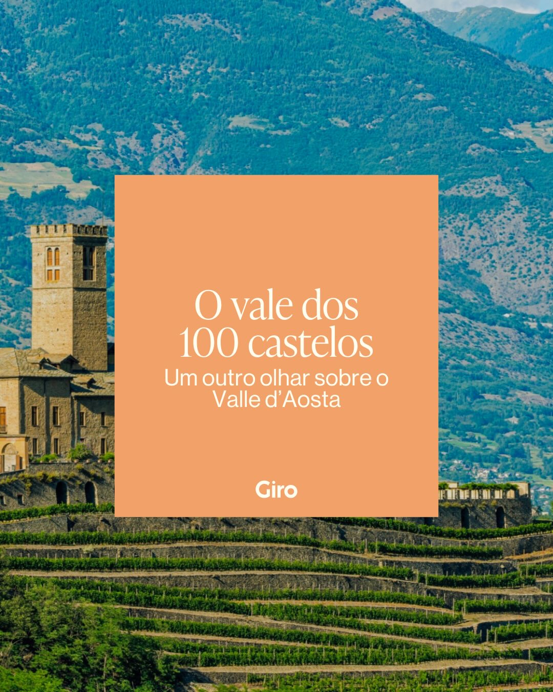 A Valle d’Aosta é uma das regiões mais subestimadas da Itália no verão ⛰️☀️
Enquanto muitos associam o destino ao inverno, é nos meses mais quentes que surgem paisagens mais abertas, temperaturas mais frescas e uma forma mais tranquila de percorrer a região.
🏰 Entre vales, vilarejos e caminhos que atravessam os Alpes, existe uma história construída ao longo dos séculos, muitas vezes fora do óbvio.
Os castelos fazem parte dessa leitura, não como pontos isolados, mas como elementos que ajudam a entender o território.
Se você quer explorar a Itália com um olhar mais atento, a Giro desenha o roteiro ideal para você 🧡