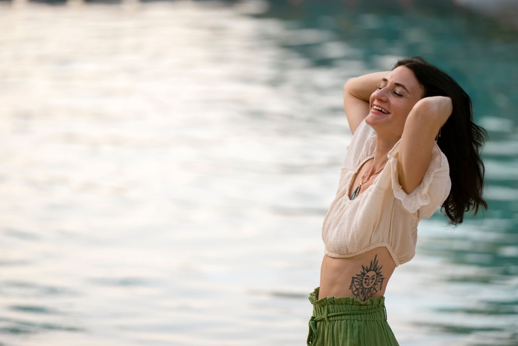 if your life looks fine on paper
but something still feels off
this is for you
you’re doing everything you’re supposed to do
working
taking care of your kids
holding everything together
but deep down…
it doesn’t fully feel like you
and over time, you get used to that
you stay in things that don’t feel right
you push through instead of actually feeling
you tell yourself “this is just life”
but it’s not
you weren’t meant to just get through your life
you’re allowed to want more
you’re allowed to feel alive in your life
to choose what actually lights you up
to create a life that feels like yours
if this resonates, that’s usually where this starts
book a free consultation with me if you’re ready for something different. Link in bio.
#somaticcoaching #workingmomlife #healingjourney