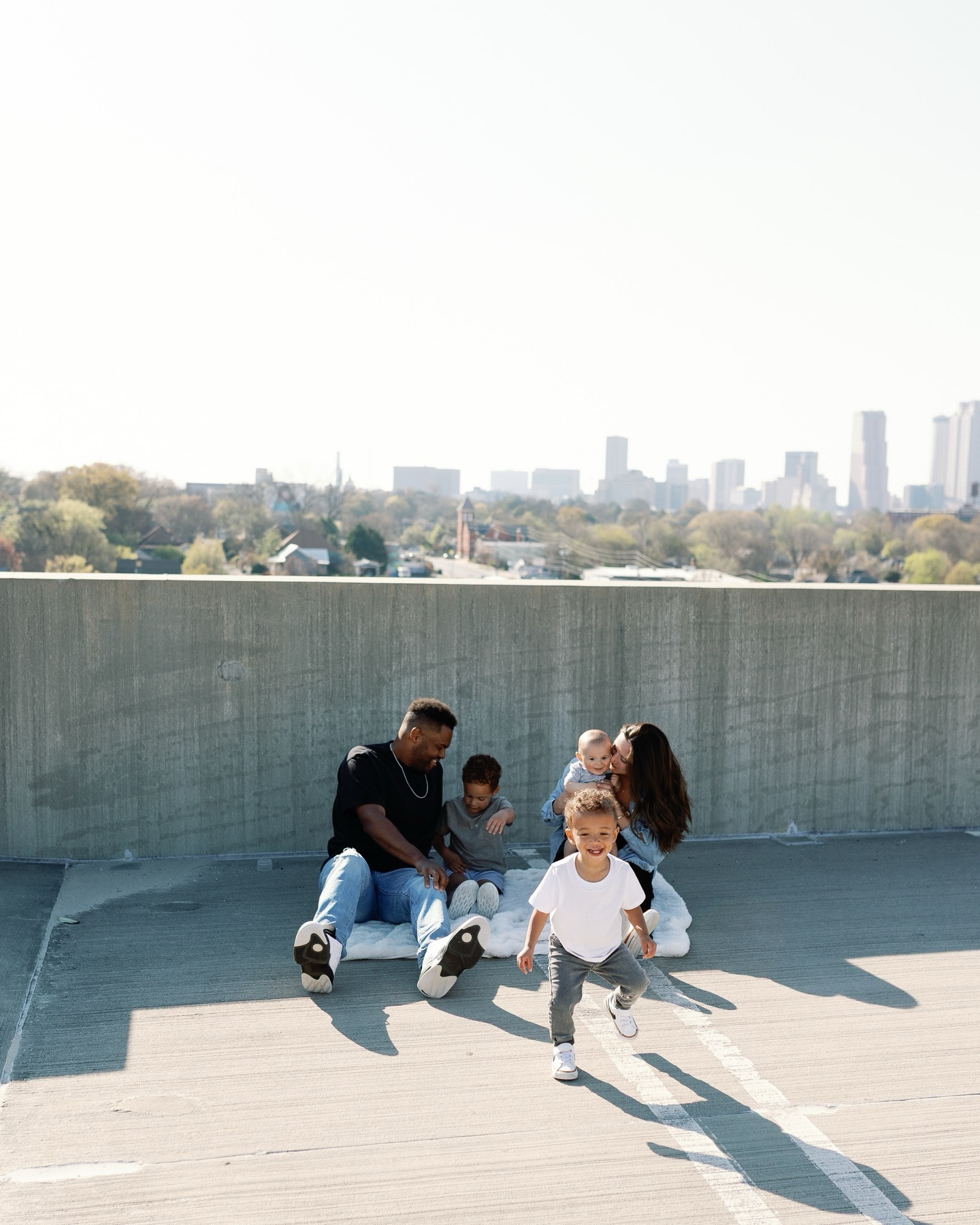 The sweetest Atlanta session with the Tinner family 🤍 (I definitely got locked in the stairwell of this parking deck and Zach had to let me out)!!! But what’s a good session without a little adventure!