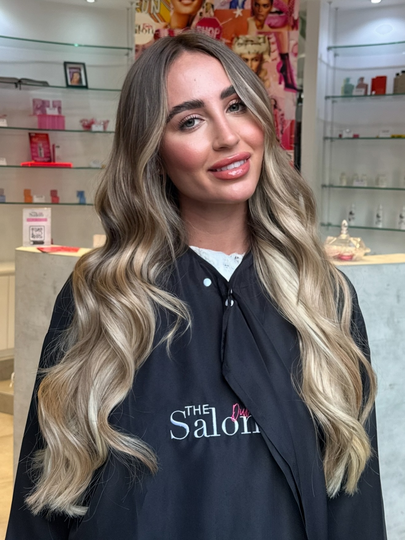 The kind of blonde everyone asks for… 🤍✨
Soft, seamless, perfectly blended — this is your sign to upgrade your hair before your next brunch, beach day or night out
Hair by @hairbybeth.dubai 💖 Golden Mile, The Palm
✨ Balayage from AED 650 (includes FREE cut & blowdry)
* Toner AED 100
* Treatments from AED 150
Dubai girls know… this is where the glow-up happens 💗
📍 12 locations across Dubai
Book now before she’s fully booked ✨ Prices subject to 5% VAT