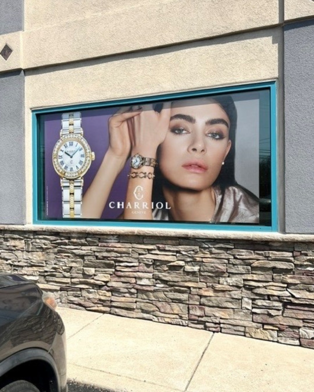 A fresh look for @sagejewelers_official ✨
We printed and installed a 60/40 window perf—60% coverage for bold, eye-catching graphics and 40% open space so you can still see out and let the sunlight in. The perfect balance of branding and visibility.
📍 NJ + FL + KY
📞 (609) 645-1940
🌐 youromega.com