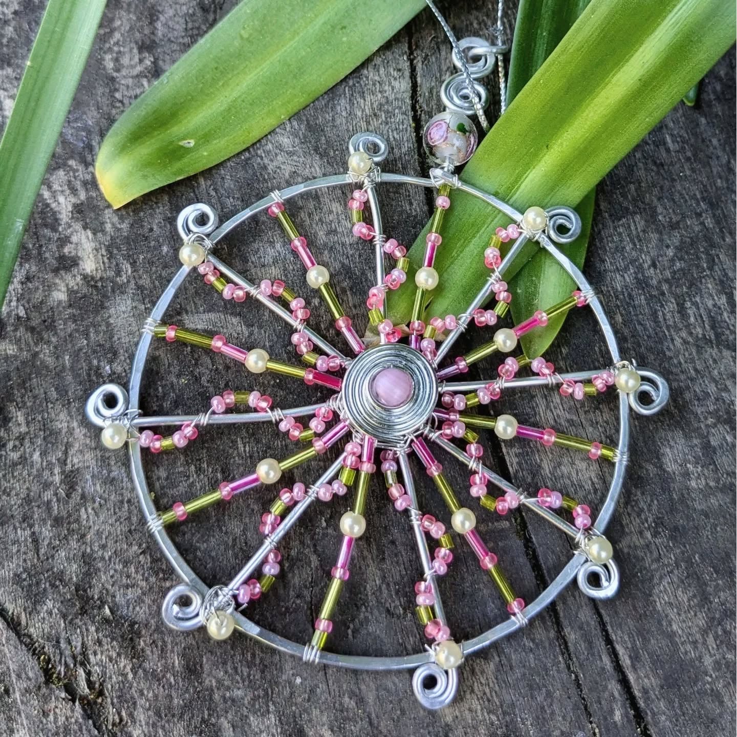 Beaded wirework mandala home/garden decor π©·π
#@artinjunekent #wirejewelry #handcrafted #mandala #homedecor
