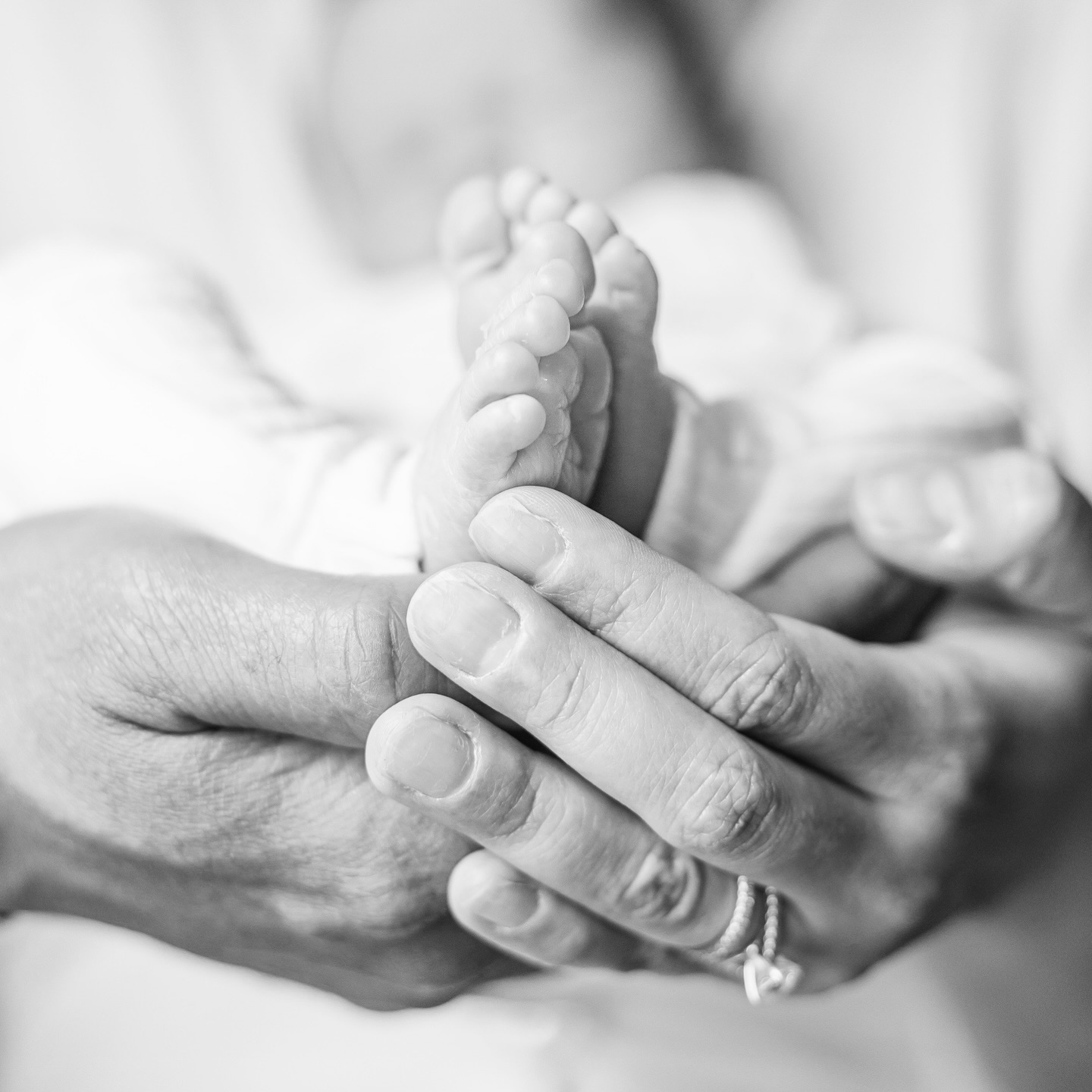 There is something so beautiful about the way tiny details tell such a big story 🤍
The way their little feet fit perfectly in mom’s hands, the softness of newborn skin, the quiet love you can feel in a single frame… these are the moments that pass far too quickly. These close-up images are always some of my favorites because they freeze the little details you never want to forget.
Newborn photography is about so much more than smiling at the camera - it’s about documenting connection, love and the tiny pieces of your baby that will change in the blink of an eye.
#VirginiaBeachPhotographer #VirginiaBeachNewbornPhotographer #NewbornPhotography #LifestyleNewbornPhotography #Fresh48Photography VirginiaPhotographer VirginiaBeachMoms HamptonRoadsPhotographer