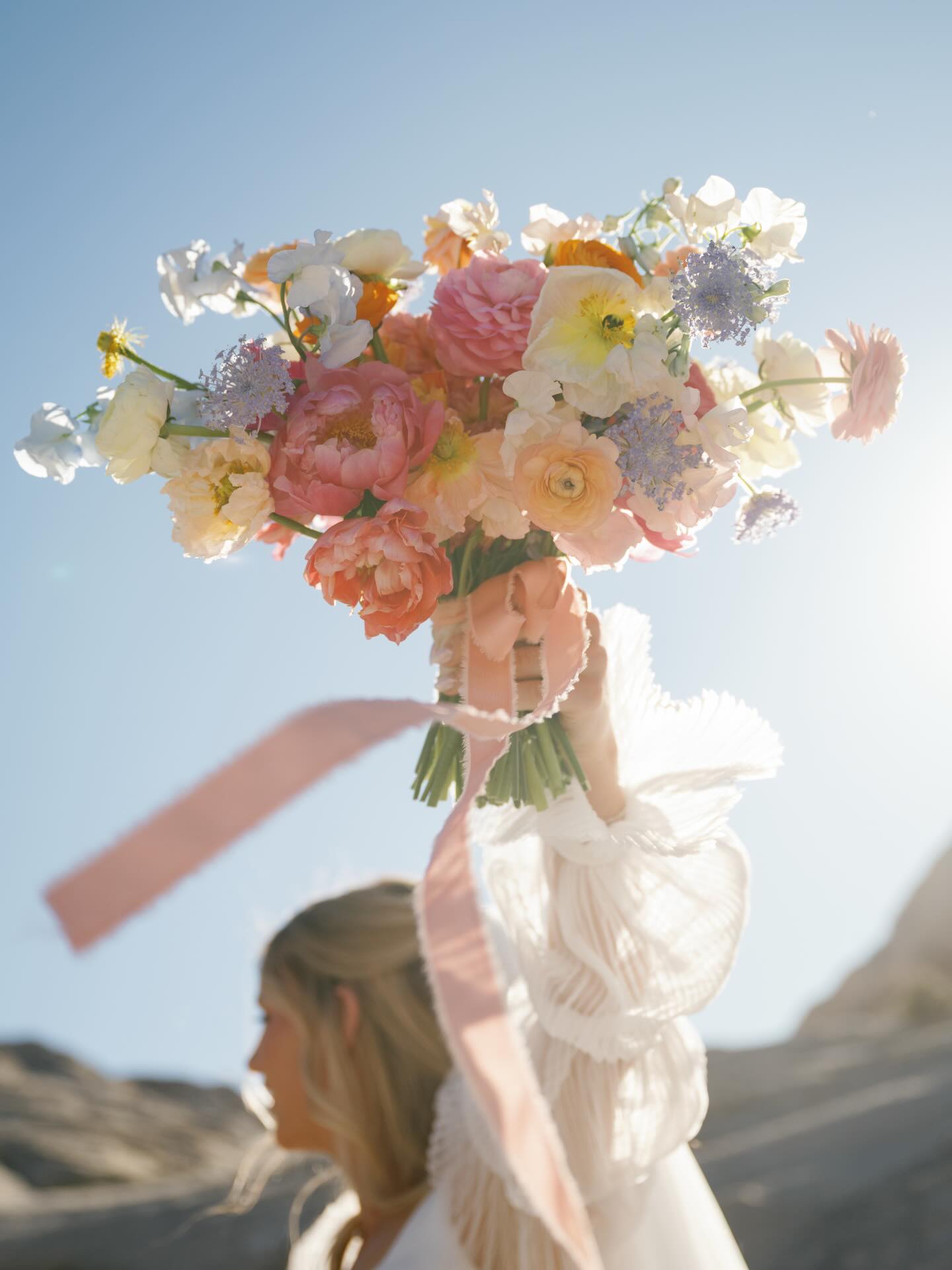 We have been in heaven over here getting all the flowers in for Whitney and Jacob’s wedding this weekend!! Can’t wait to share more!
Photography @themanosphotoandfilm
HMUA @marisarosemph
Gown @fantasybridalut
Alterations @hemingandfitz
Brides ring @forgejewelryworks
Grooms ring @shanecompany
#weddinginspo #weddingflowers #weddingflorist #utahweddingflorist #weddinginspiration