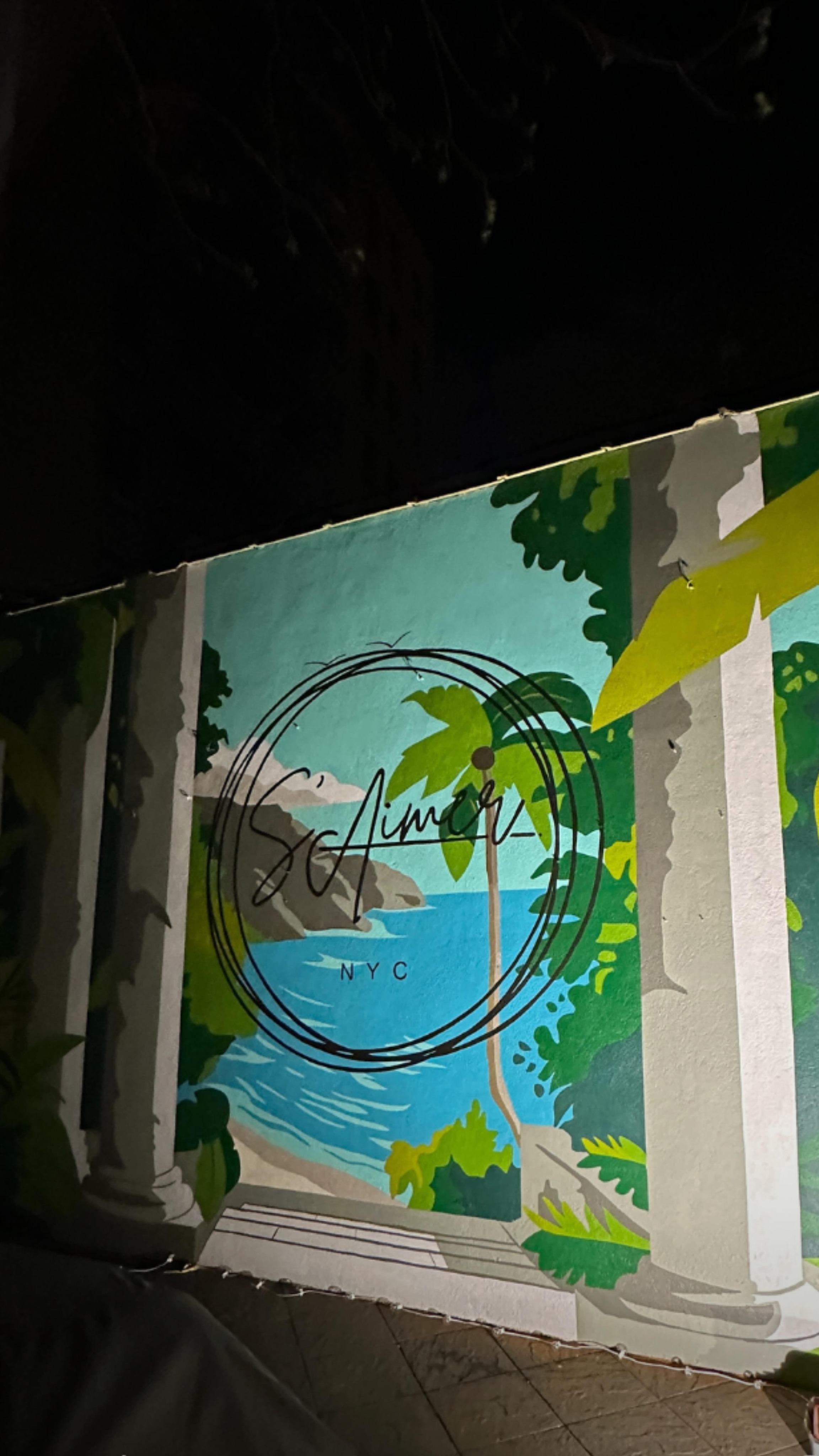 I remember standing here before starting…
just a plain wall, nothing really pulling you in.
Now it feels like you can just step into it for a second—
like a small escape in the middle of everything.
#westchestermurals #muralart #wallart #custommurals