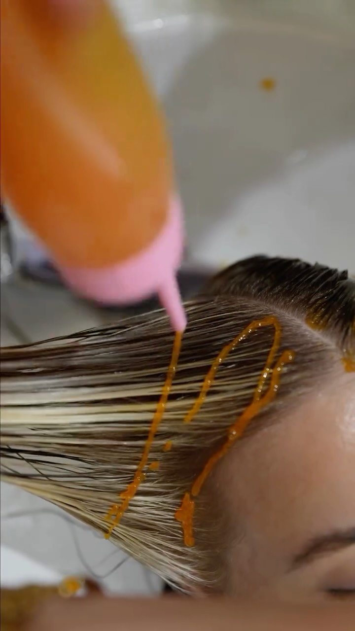 Blonde will only look expensive if the hair underneath is healthy.
If your blonde isn’t holding the way it should, it’s time to fix the routine. Book in and we’ll get it back on track.
#perthblondespecialist