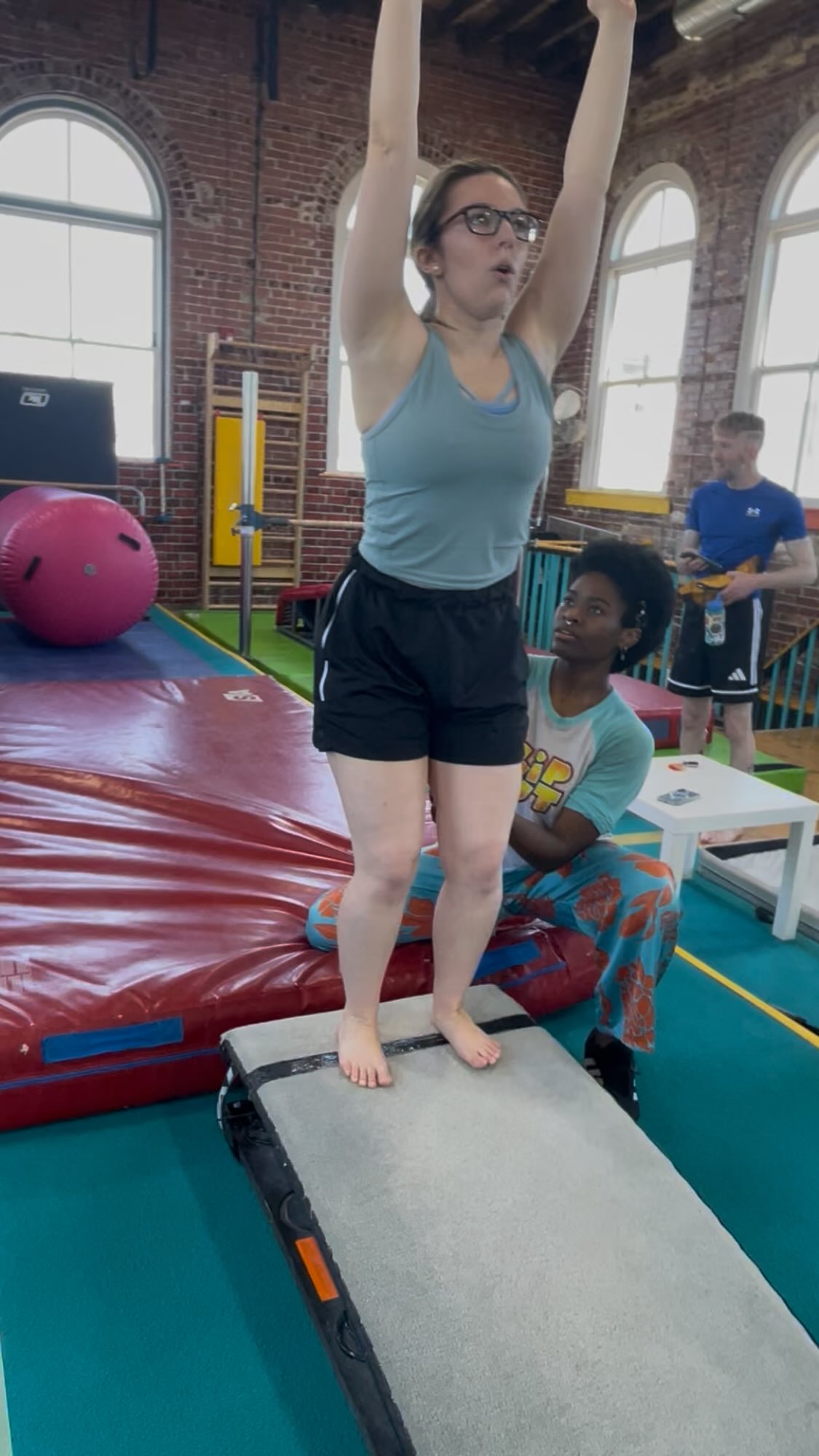 Adult gymnastics checklist:
✅Meet new friends
✅Get a work out in
✅Have fun
✅Feel like a kid again!
Drop in tomorrow 😎
#adultgymnastics #friday #flipout