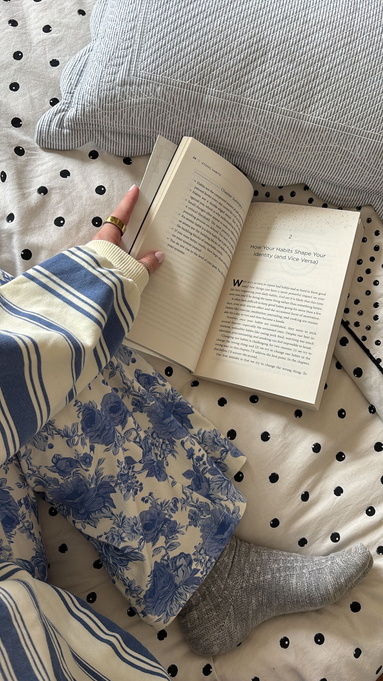 C’est quelque chose que je lis tellement souvent dans votre questionnaire qui me permet de préparer votre session HERITAGE™ 🫣
•
Identifier, comprendre & se libérer des loyautés inconscientes est indispensable pour se libérer de nos conditionnements familiaux. Parce que tant qu’on ne les voit pas, on continue à porter ce qui ne nous appartient pas.
•
Je vous mets d’ailleurs en lien un de mes réel qui vous permettra de faire un premier pas vers votre héritage transgénérationnel 🫂✨
•
Et si tu veux aller plus loin, rdv dans ma bio session visio HERITAGE™ 🧬✨💌