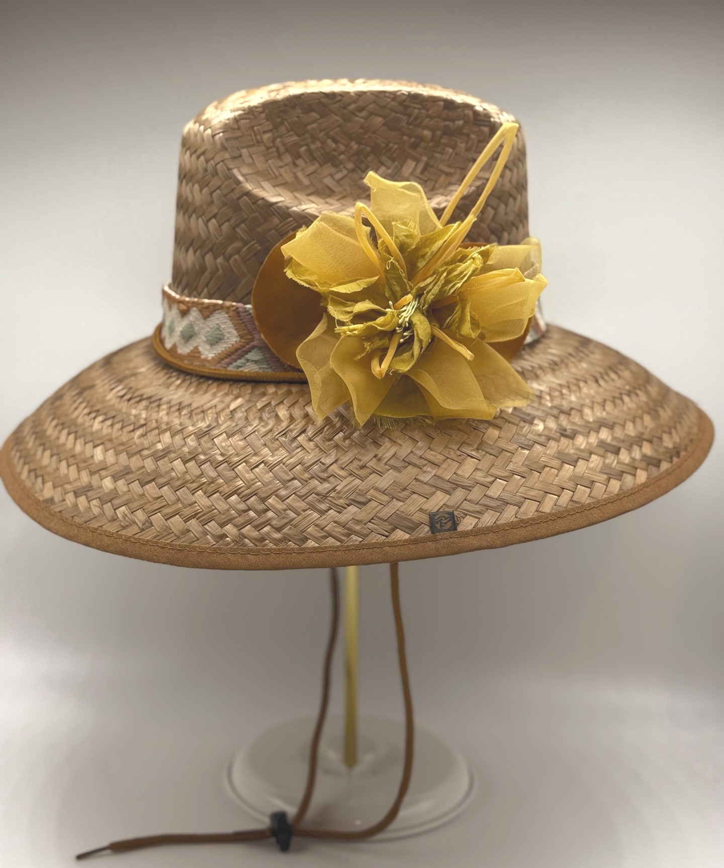 Sun-ready at the barn ☀️ The Gold Medal Equestrian Sun Hat gives full brim coverage with lightweight, breathable comfort — chic enough for shows, practical enough for everyday lessons. Link in Bio #EquestrianStyle #SunHat #BarnLife #ShowReady #RidingLife