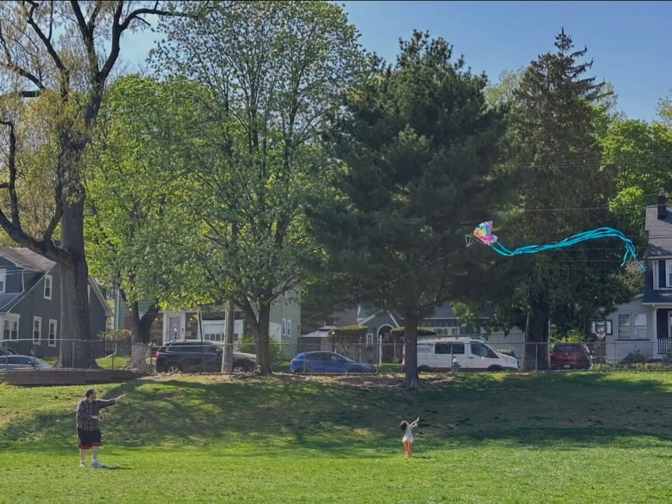 Today taught me that the world would be a better place if we all flew more kites!
Now I get why all those old guys at the beach do it. Might have to add this in to the hobby rotation with bird watching (though dodging strangers’ kids on the descent is very stressful!)
Also including some great shots of this weekend’s diner crew.
#GoFlyAKite #ButterflyInTheSky #SoupForBreakfast #DinerDarlings