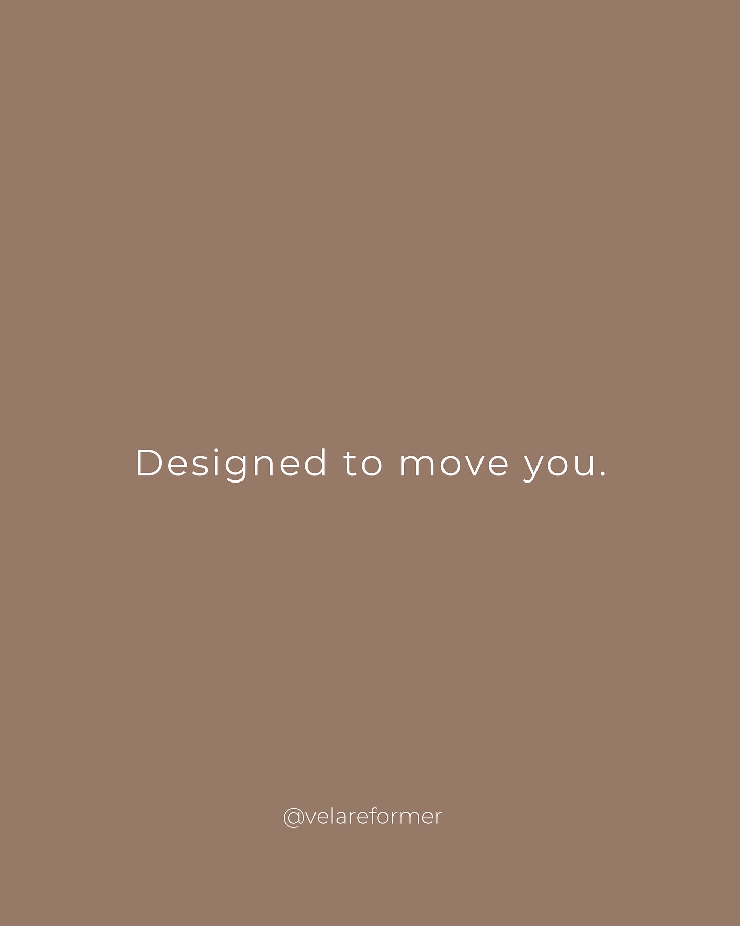 Designed to move you – nicht nur deinen Körper, sondern auch dein Gefühl.
Es geht um dieses Gefühl, wenn du beginnst.
Bewegung, die dich stärkt.
Design, das dich motiviert.
Ein Erlebnis, das bleibt.
Dies steht bei unserem Equipment im Vordergrund: Jedes Detail ist so gestaltet, dass du es gerne benutzt - dass du dich jedes Mal aufs Neue darauf freust, dich zu bewegen. Du kannst dich auf einige neue Produkte dieser Reihe freuen 🤎