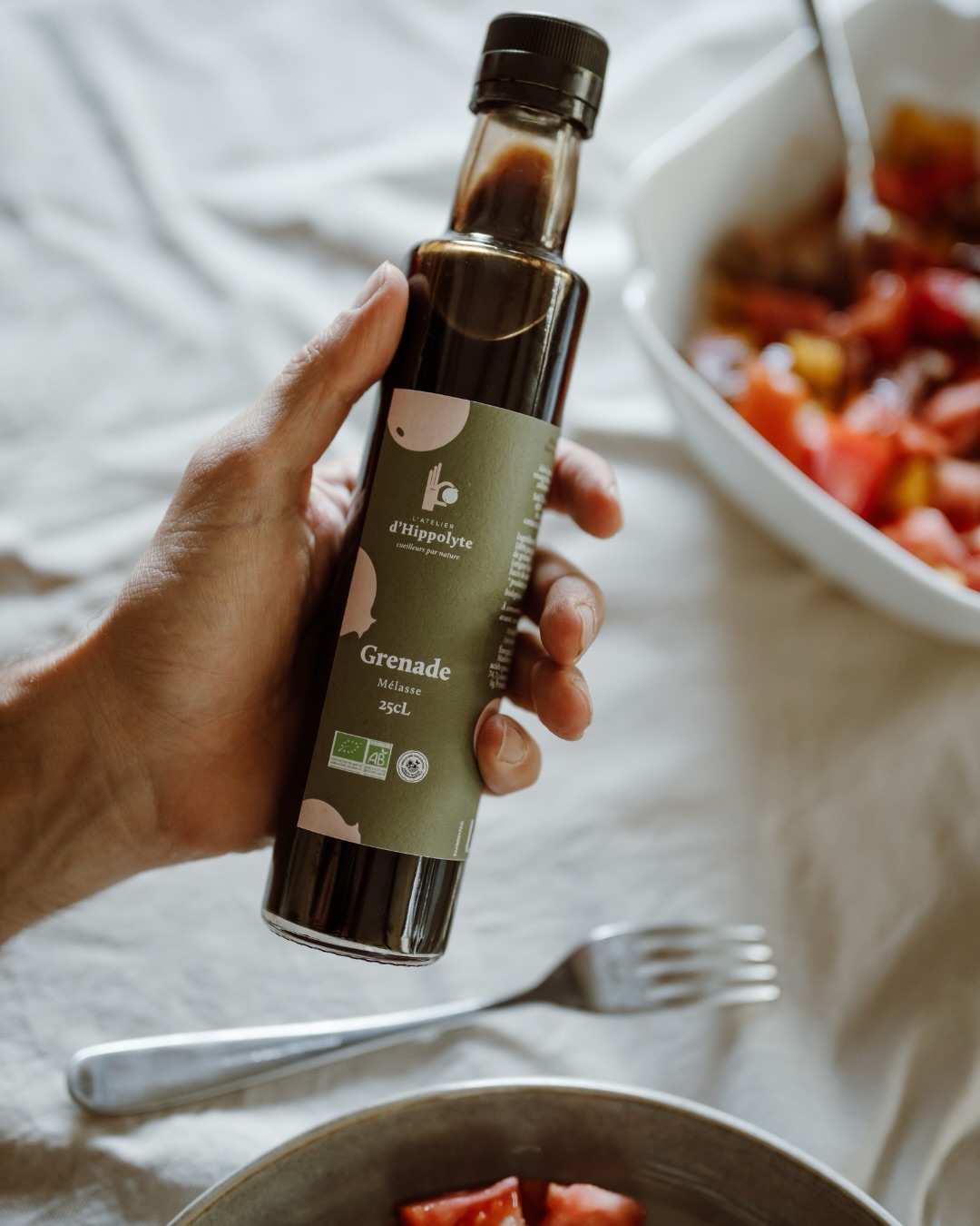 Du soleil du Vaucluse à votre table ☀️🍽️
Des produits élaborés à partir de grenades cultivées à Malaucène, sublimés et mis en lumière avec sensibilité pour révéler toute leur richesse 😋
👉🏻 Vous avez des produits à valoriser ? N’hésitez pas à me contacter !
📸 Camille Meffre, photographe professionnelle
📍 Vaucluse, Provence & partout où vous m’emmènerez
🌸 Infos & contact en bio
👩🏼💻 @lepicurienneenprovence
#photography #photographer #produit #provence #vaucluse