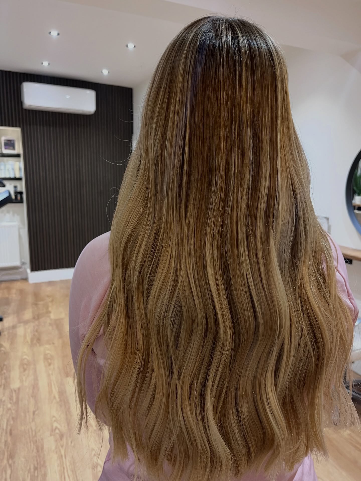 Beautifully blended blonde 💚
Colour by @haircreation_bysian