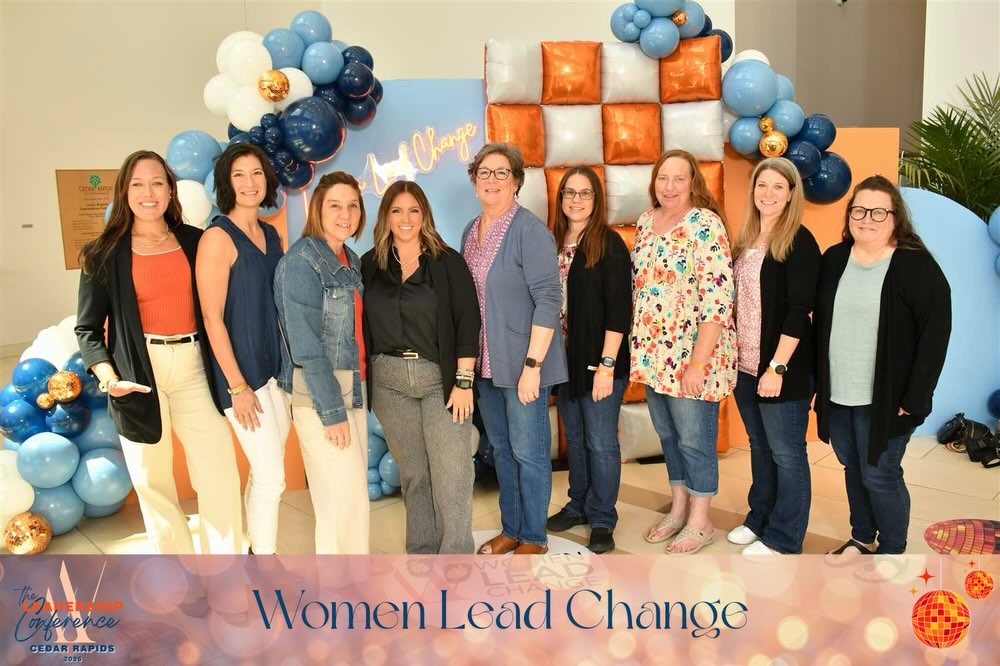 Another Women Lead Change conference in the books!!
So many speakers this year- Joanna Gaines, Shawn Johnson and Andrew East, Kirk and Mary Ferentz, the girls from the Car Pool Podcast, and dozens of others who rocked it!
I love this event and always leave it with millions of new ideas and business ventures. So stay tuned 😉